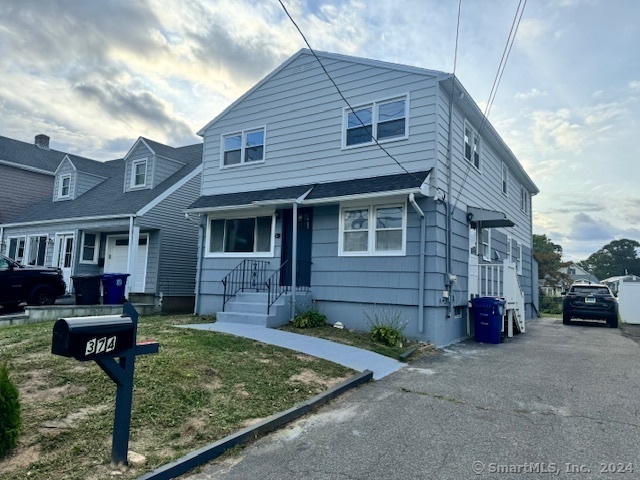 374 Ocean Avenue, West Haven, Connecticut - 5 Bedrooms  
4 Bathrooms  
8 Rooms - 