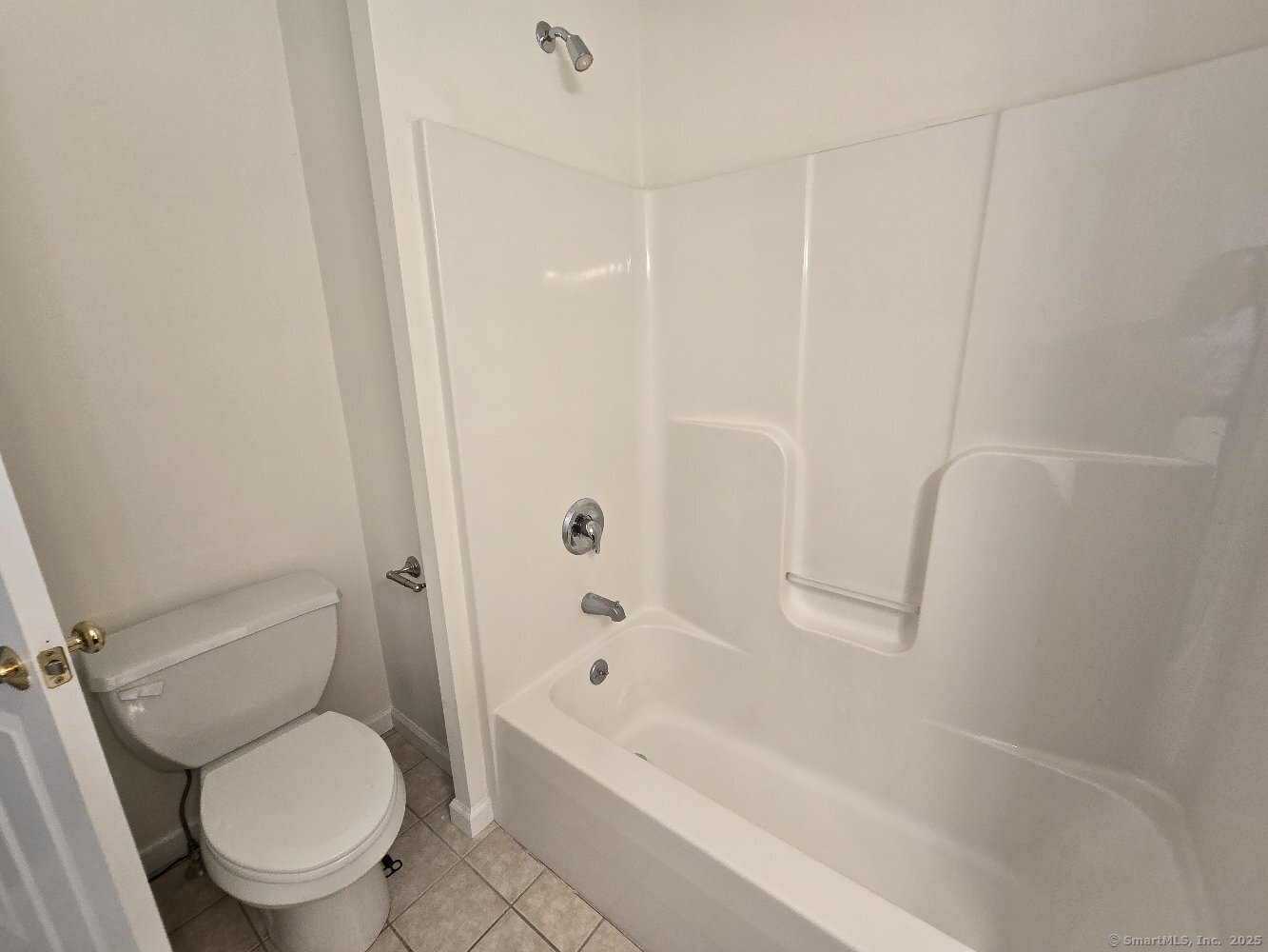 Manchester, Connecticut 06042, United States, 2 Bedrooms Bedrooms, ,2 BathroomsBathrooms,Residential,Active,150441