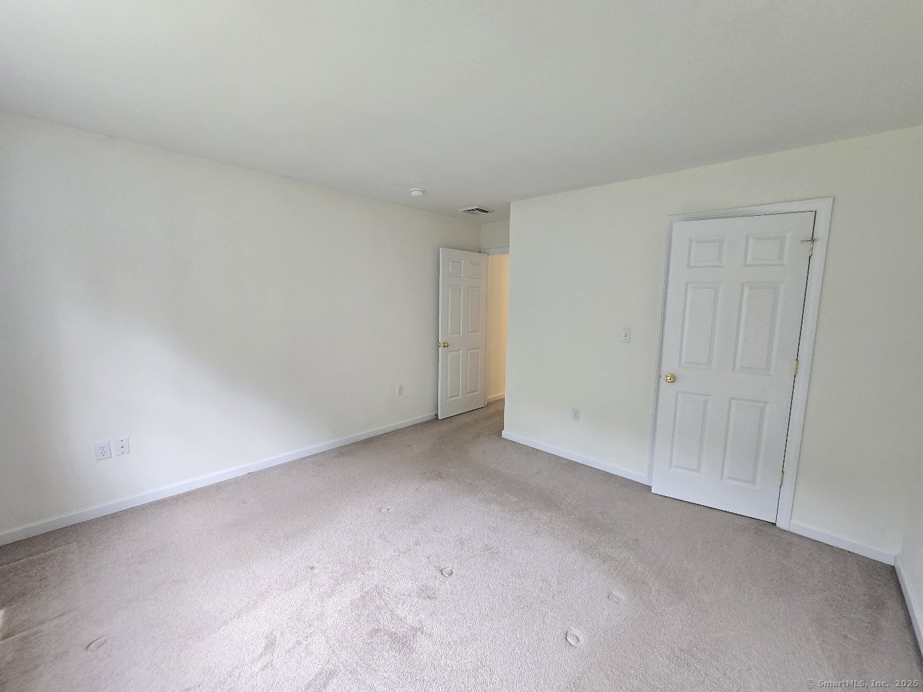 Manchester, Connecticut 06042, United States, 2 Bedrooms Bedrooms, ,2 BathroomsBathrooms,Residential,Active,150441