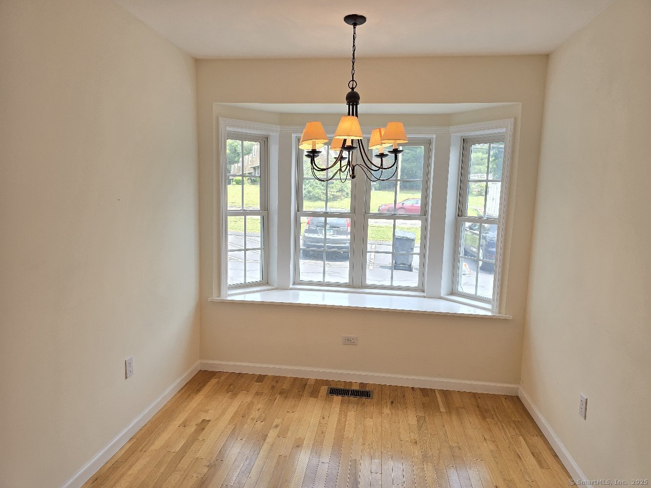 Manchester, Connecticut 06042, United States, 2 Bedrooms Bedrooms, ,2 BathroomsBathrooms,Residential,Active,150441