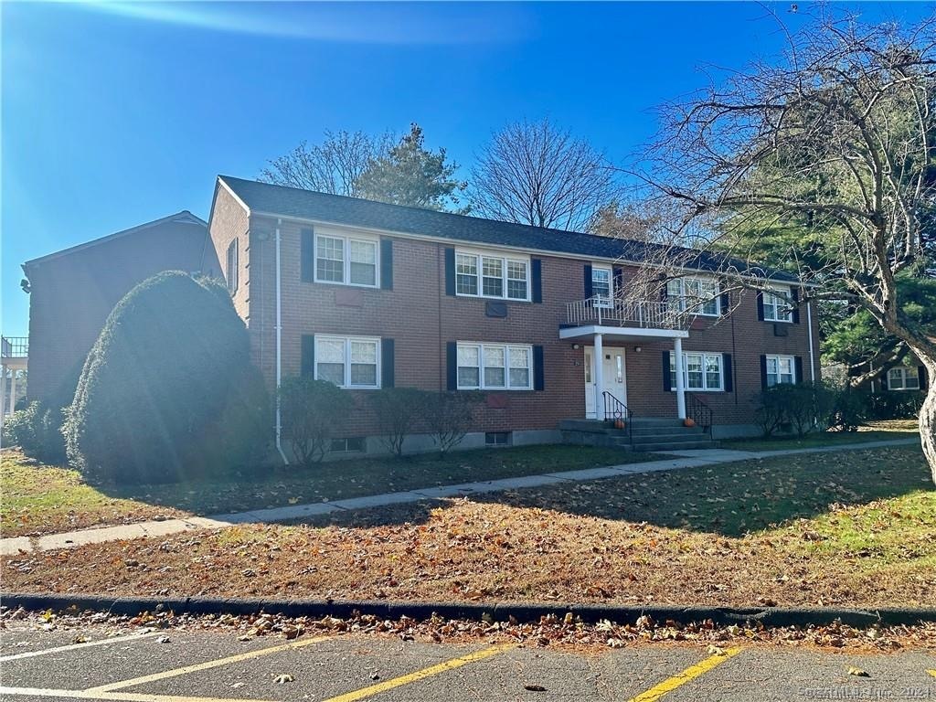 6 Grandview Drive 29A, Farmington, Connecticut - 2 Bedrooms  
1 Bathrooms  
4 Rooms - 