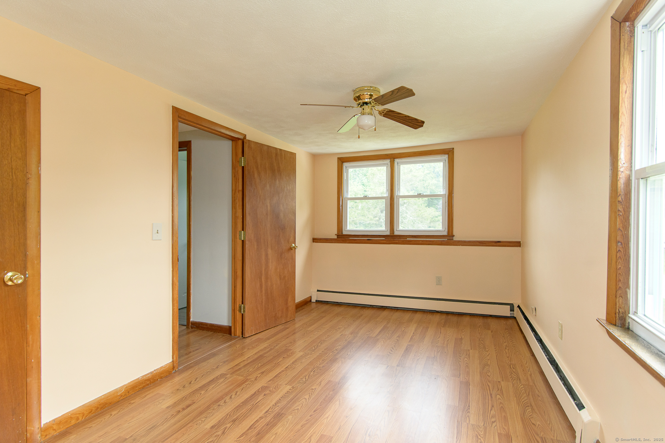 Pomfret, Connecticut 06259, United States, 2 Bedrooms Bedrooms, ,2 BathroomsBathrooms,Residential,Active,192700