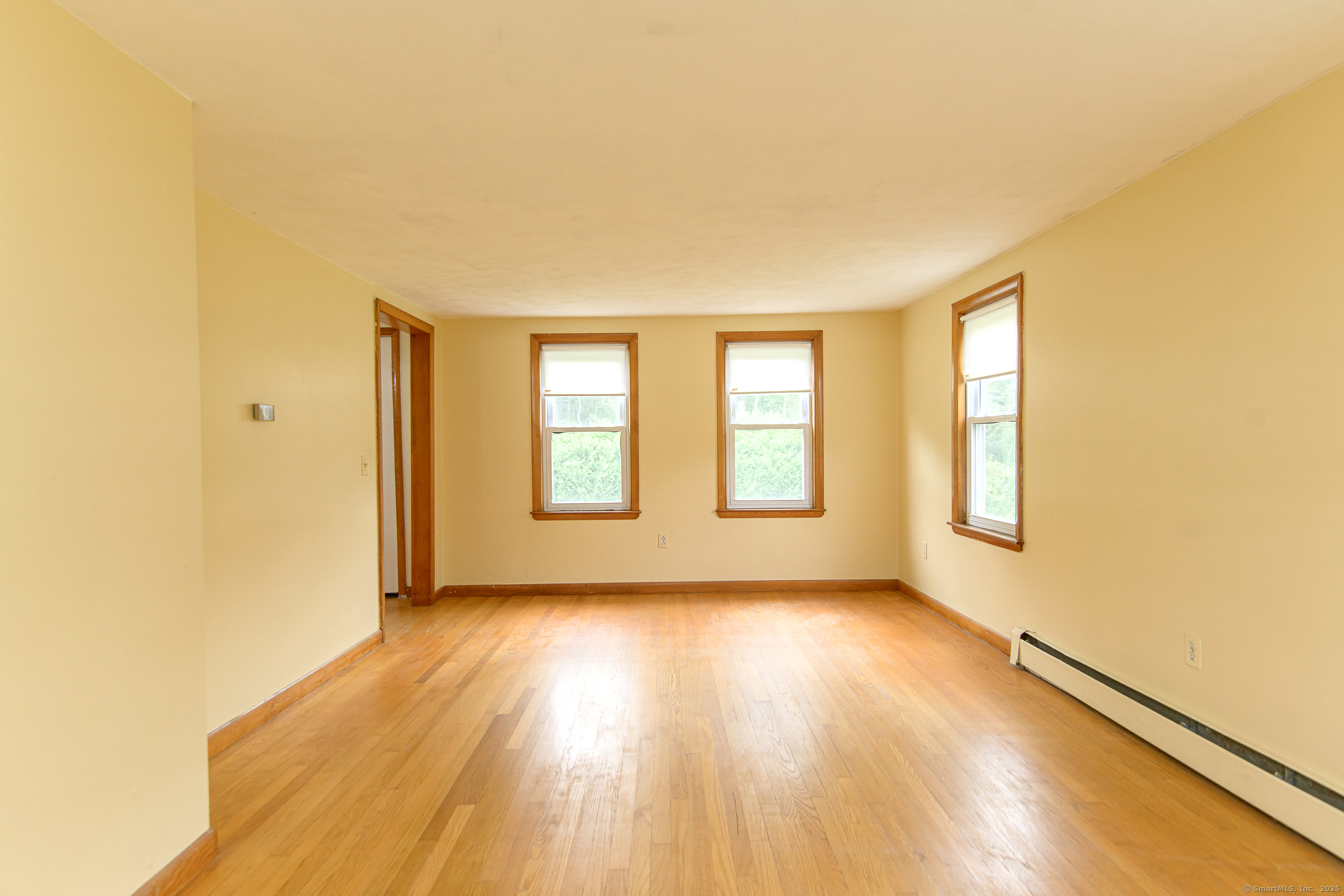 Pomfret, Connecticut 06259, United States, 2 Bedrooms Bedrooms, ,2 BathroomsBathrooms,Residential,Active,192700