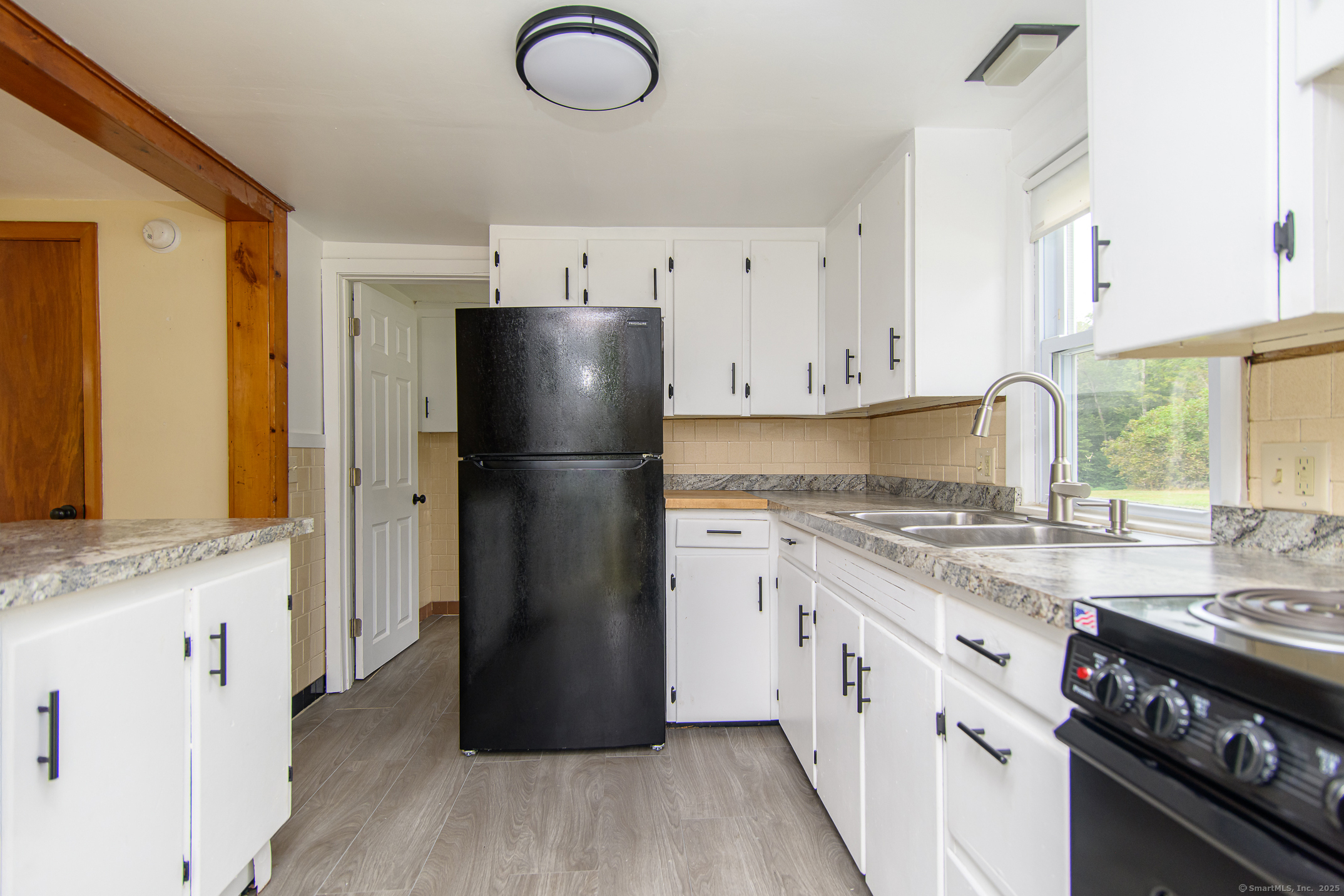 Pomfret, Connecticut 06259, United States, 2 Bedrooms Bedrooms, ,2 BathroomsBathrooms,Residential,Active,192700