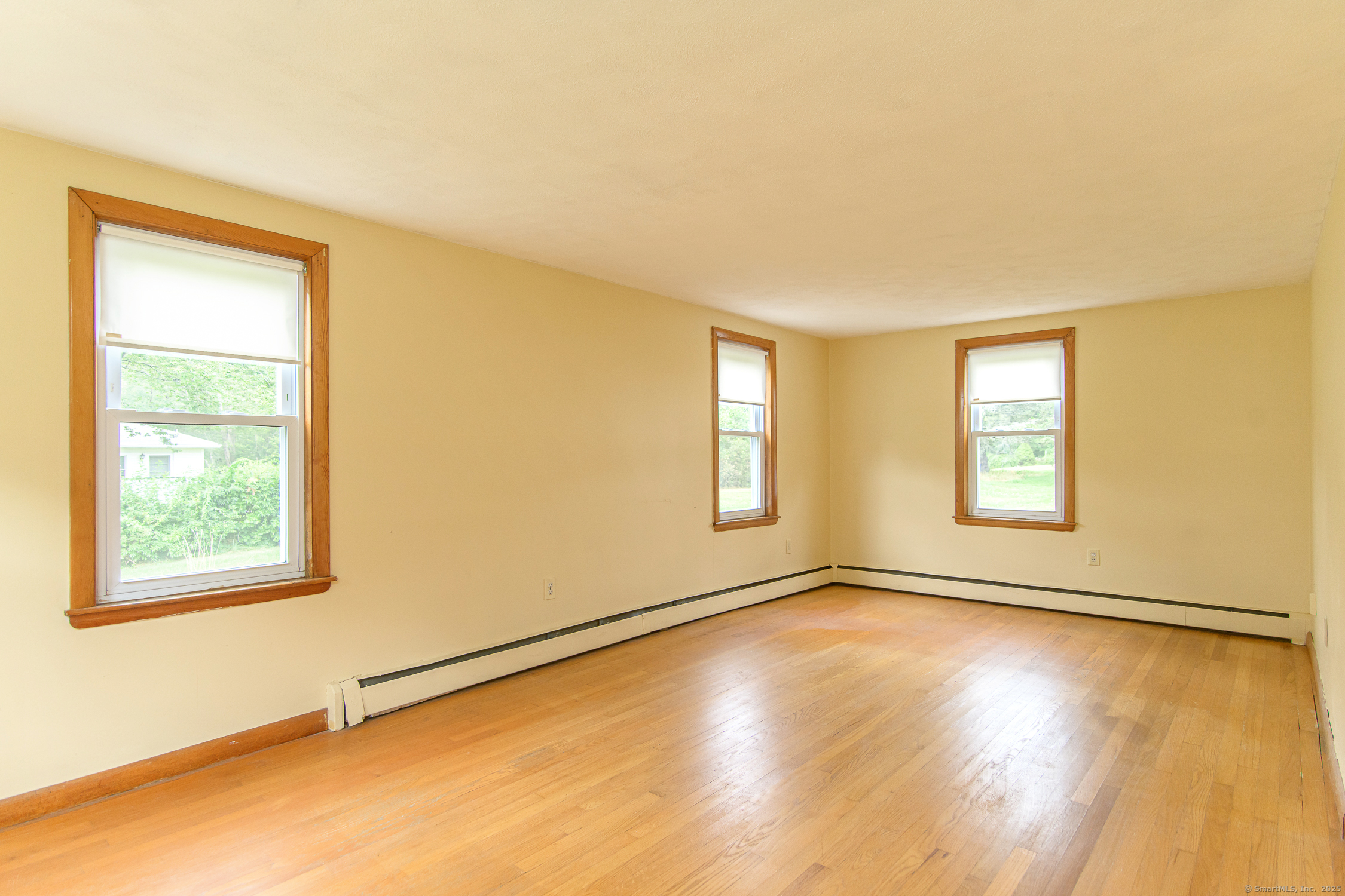 Pomfret, Connecticut 06259, United States, 2 Bedrooms Bedrooms, ,2 BathroomsBathrooms,Residential,Active,192700