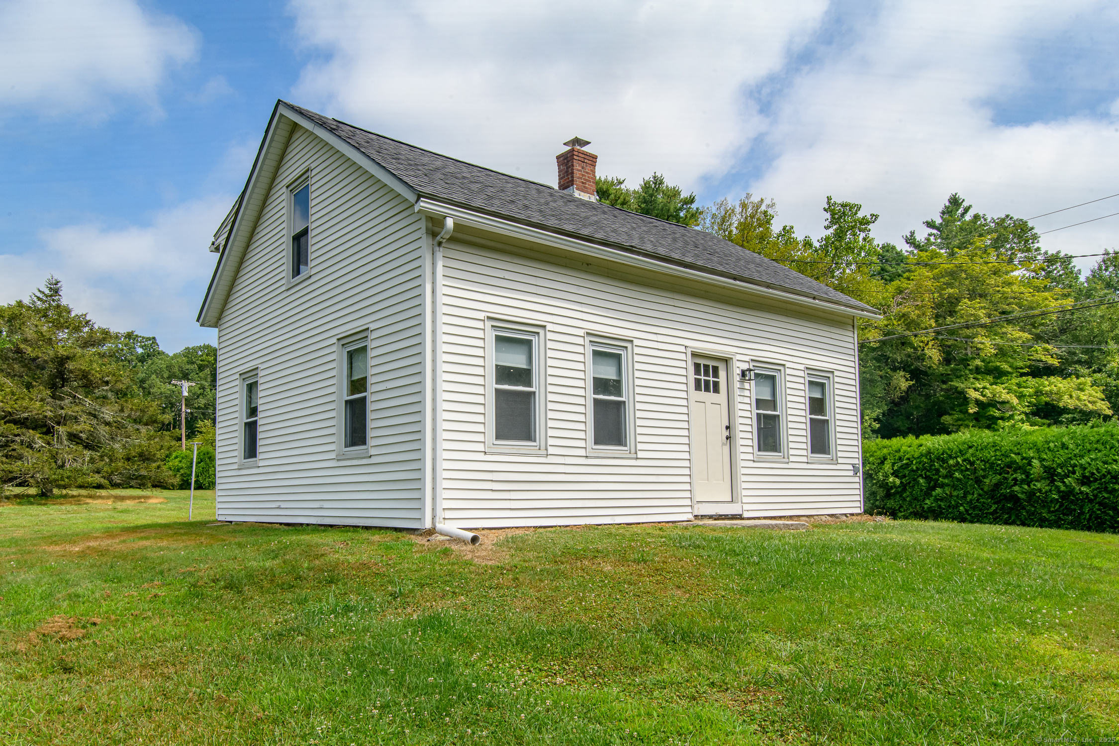 Pomfret, Connecticut 06259, United States, 2 Bedrooms Bedrooms, ,2 BathroomsBathrooms,Residential,Active,192700