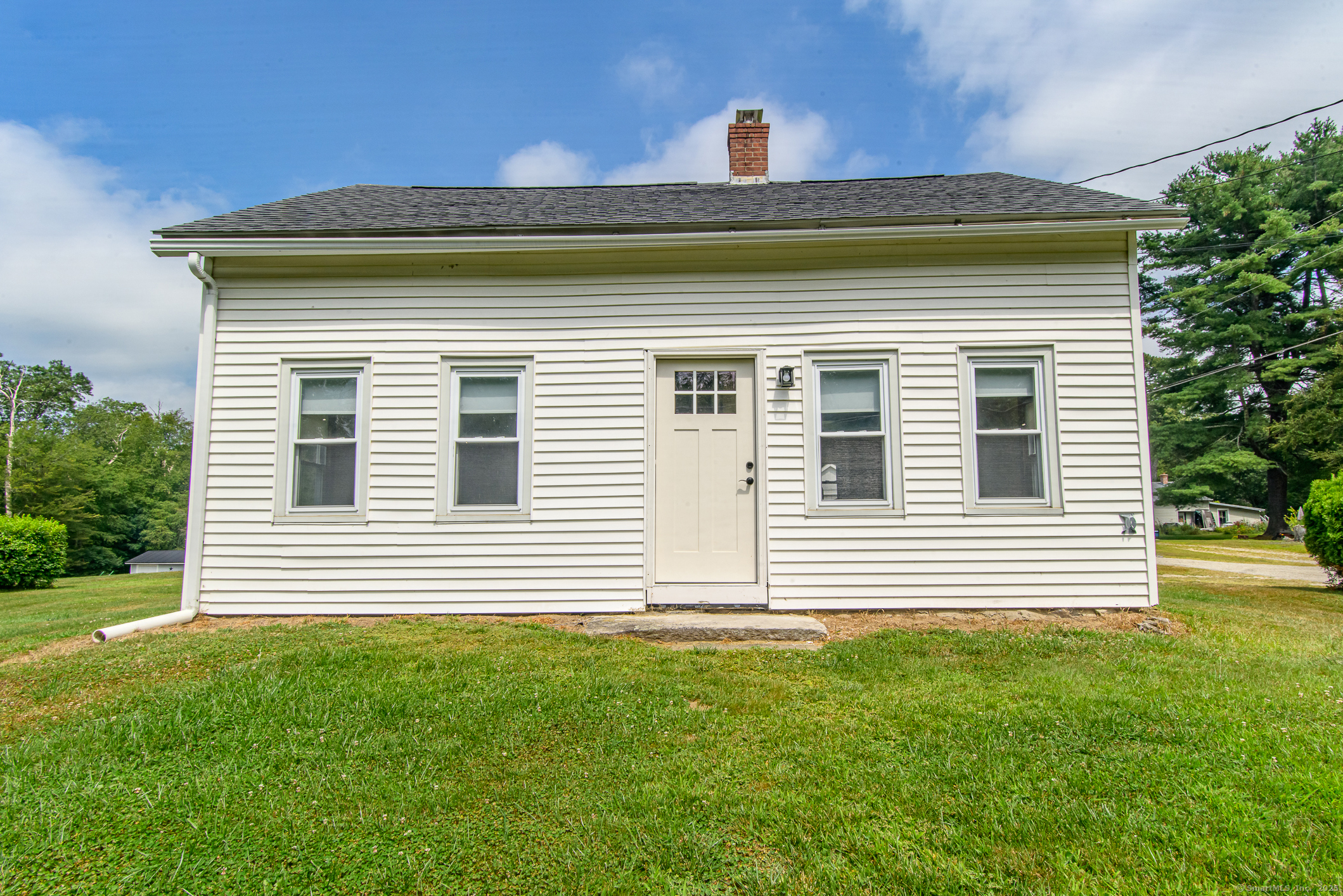 Pomfret, Connecticut 06259, United States, 2 Bedrooms Bedrooms, ,2 BathroomsBathrooms,Residential,Active,192700