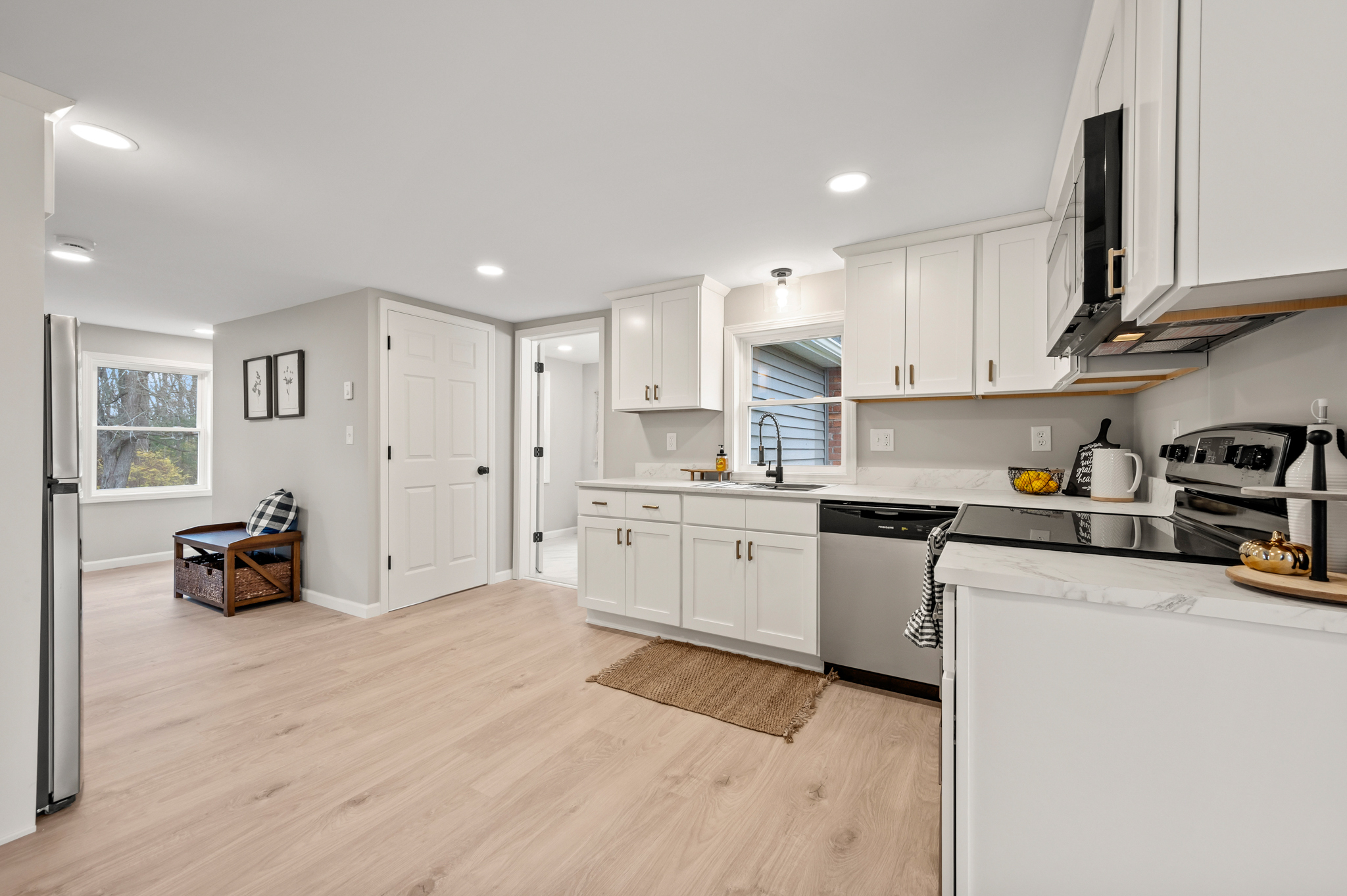 East Hartford, Connecticut 06118, United States, 2 Bedrooms Bedrooms, ,1 BathroomBathrooms,Residential,Active,243540