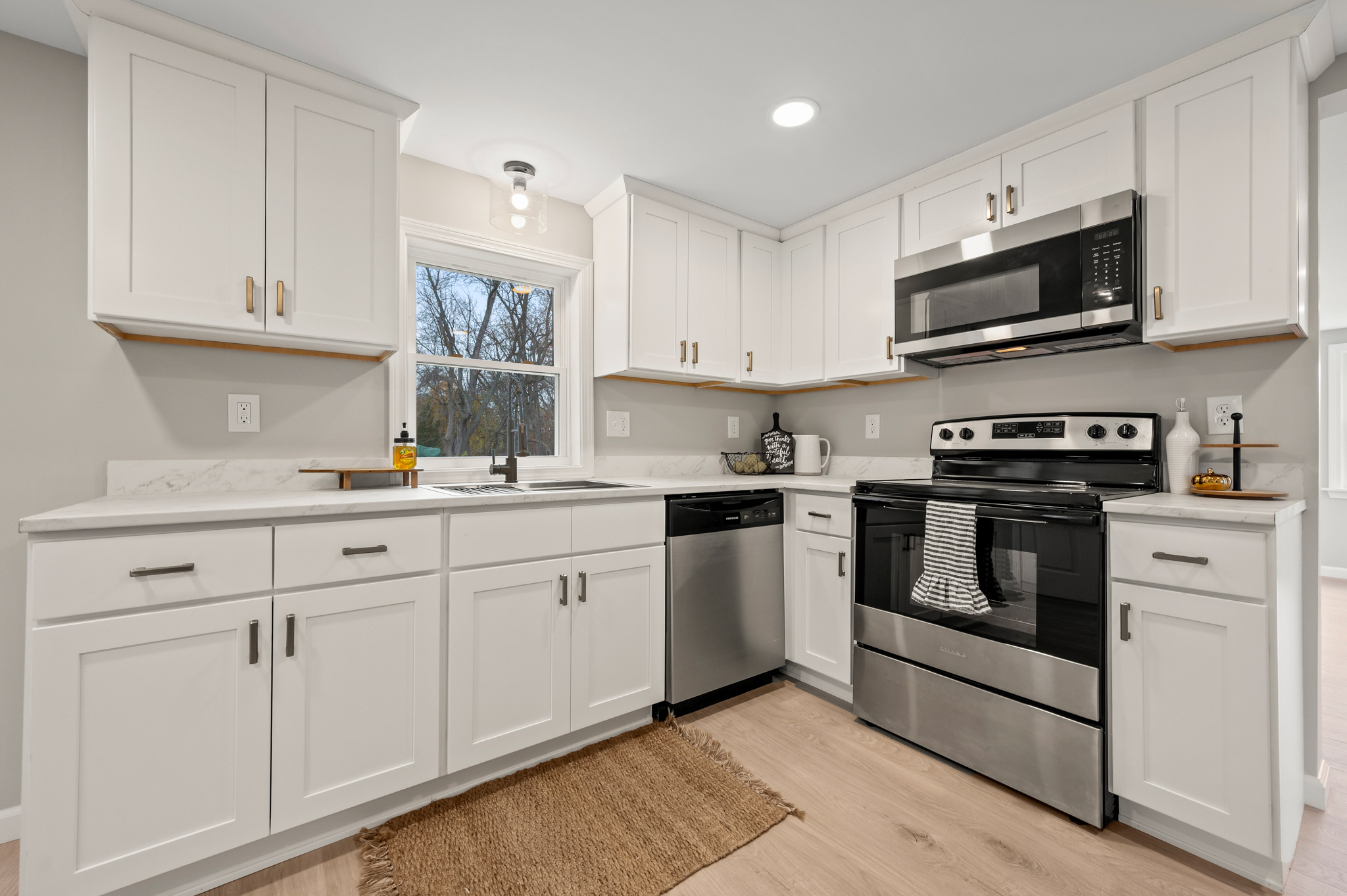 East Hartford, Connecticut 06118, United States, 2 Bedrooms Bedrooms, ,1 BathroomBathrooms,Residential,Active,243540