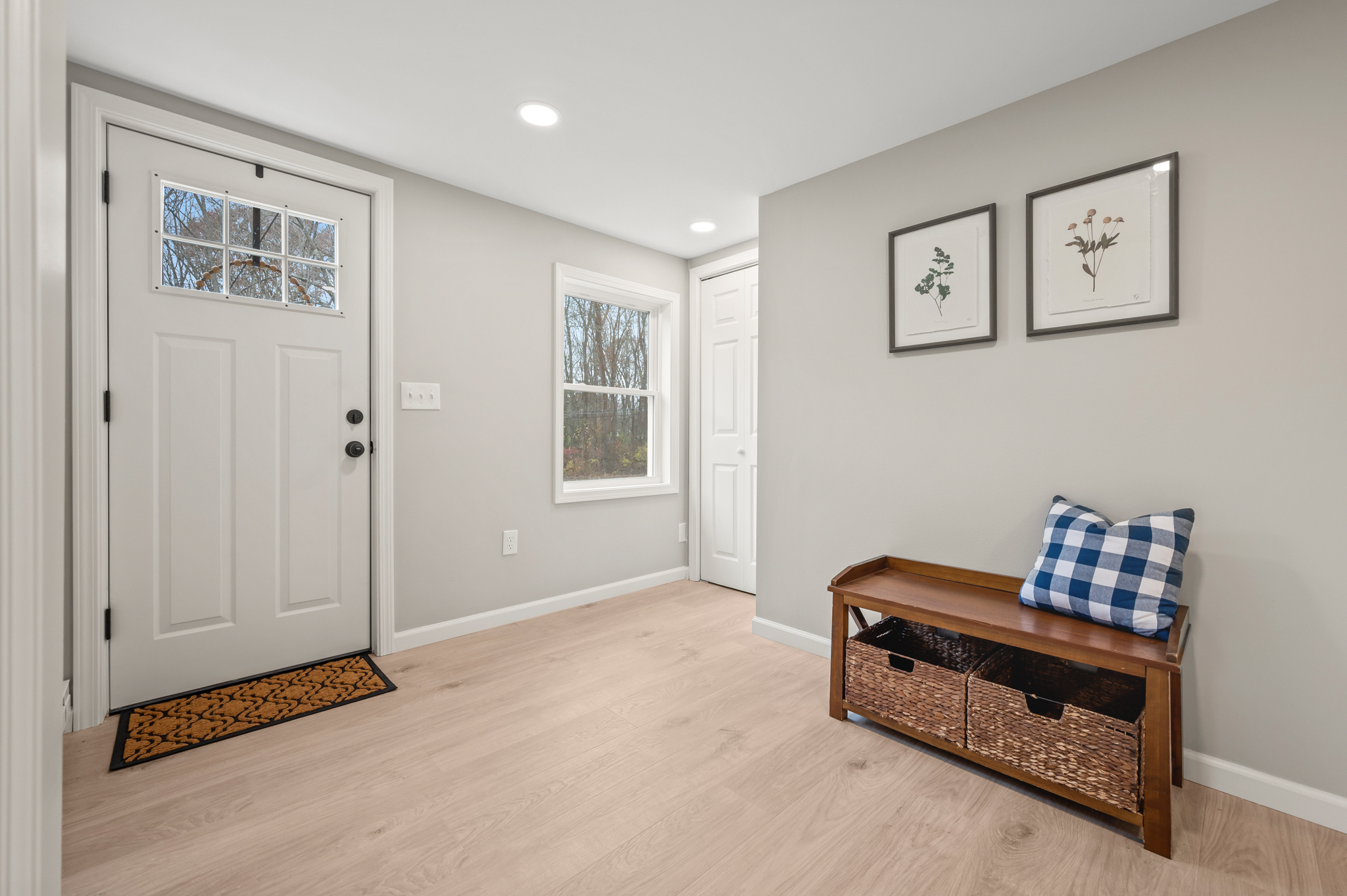 East Hartford, Connecticut 06118, United States, 2 Bedrooms Bedrooms, ,1 BathroomBathrooms,Residential,Active,243540