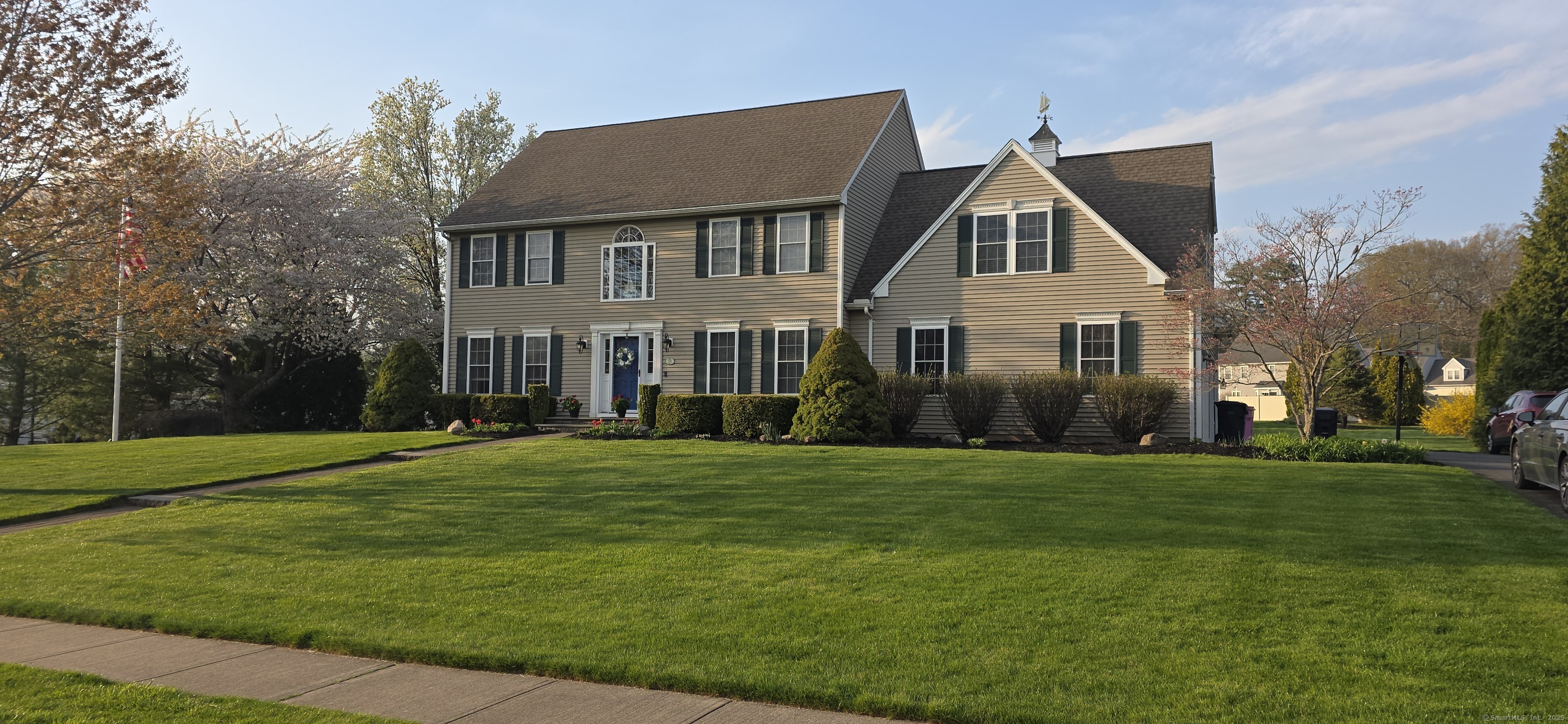 Property for Sale at Old Cider Mill Road, Southington, Connecticut - Bedrooms: 5 
Bathrooms: 3 
Rooms: 9  - $695,000