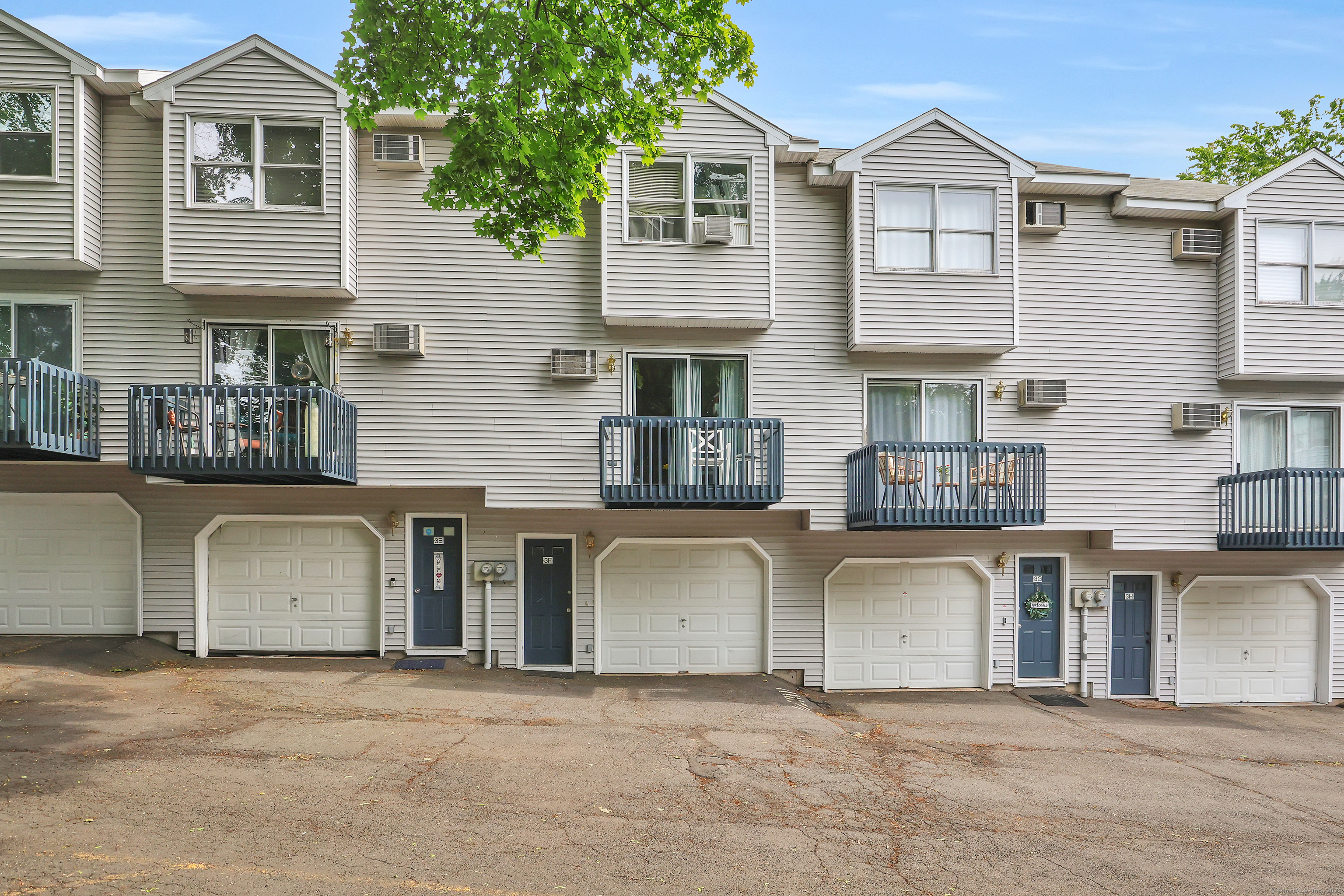 239 Glen Street, New Britain, Connecticut image 2