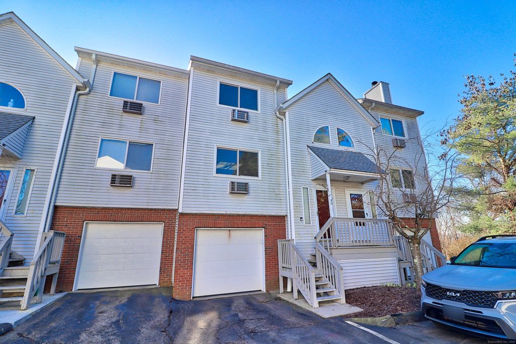 925 Oronoke Road 16I, Waterbury, CT 06708, MLS 24005091 Howard Hanna