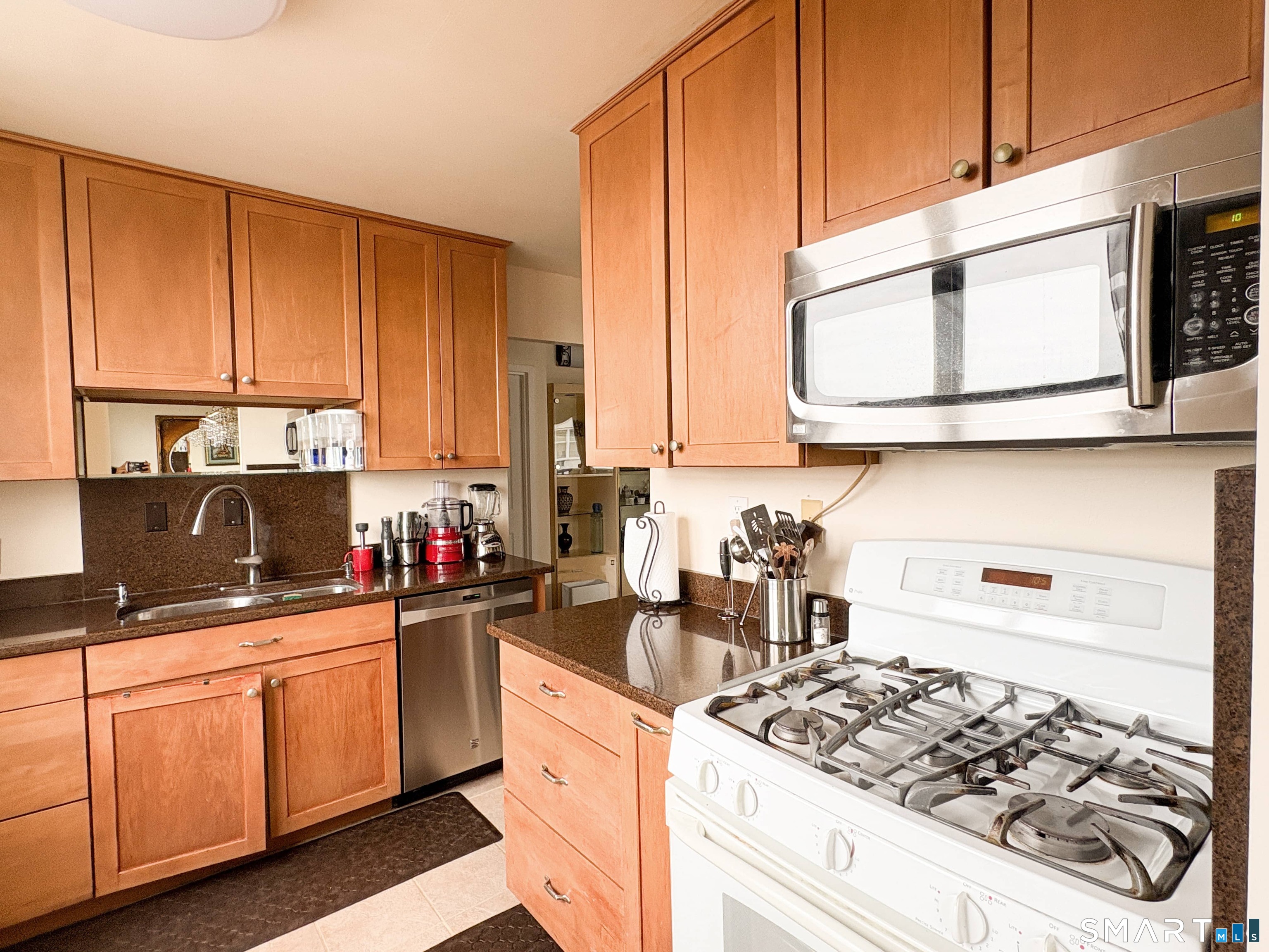 50 Glenbrook Road APT 9C