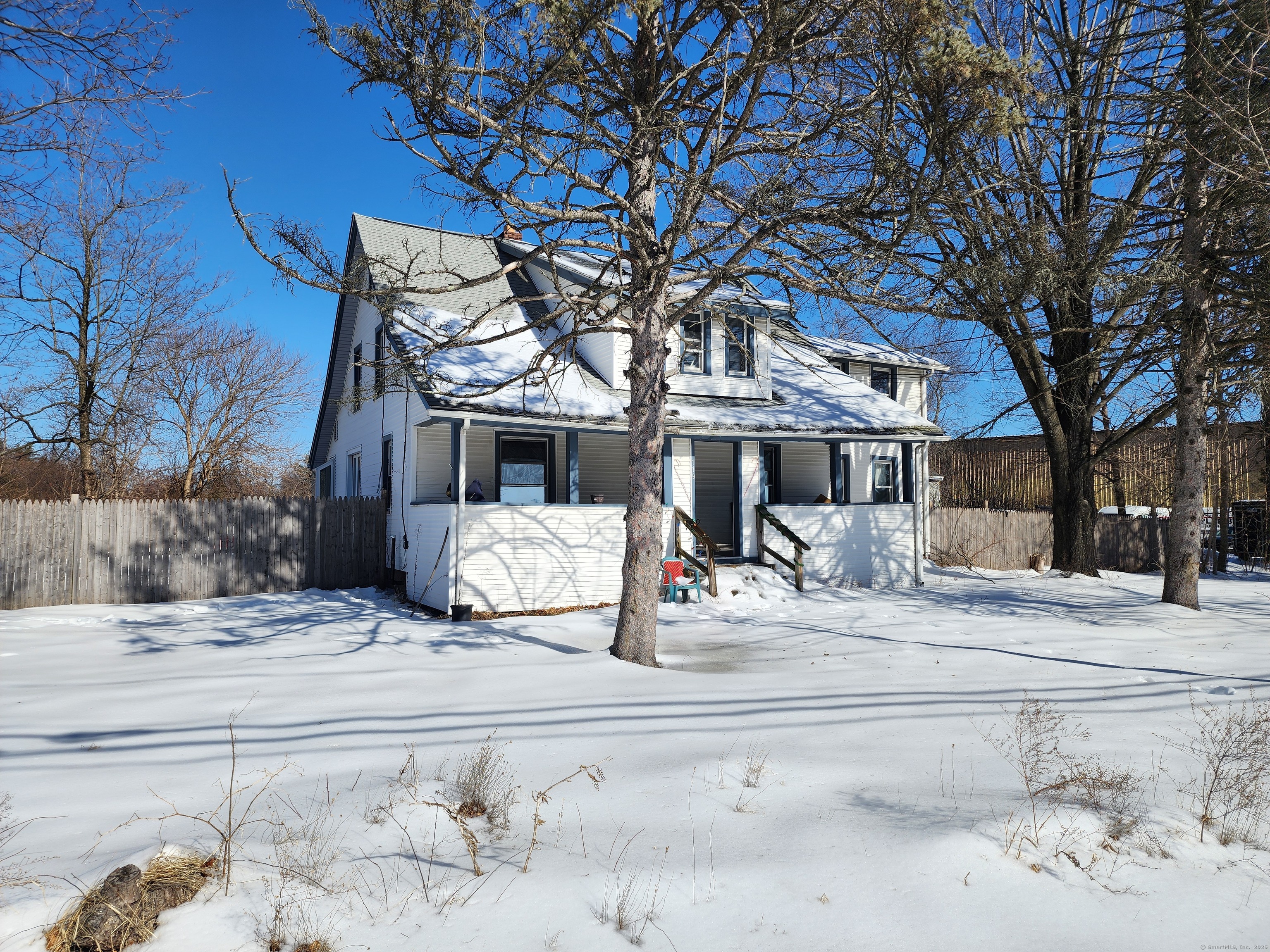 Rainbow Road, East Granby, Connecticut - 4 Bedrooms  
2 Bathrooms  
9 Rooms - 