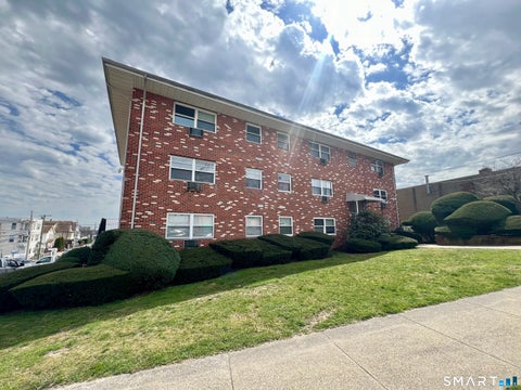 Multifamily For Rent - 35 Beers Street #103<br/> Fairfield County, Bridgeport, CT 06606