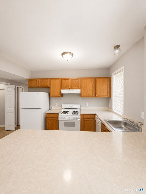 Multifamily For Rent - 164 Babcock Street #2N<br/> Hartford, CT 06106