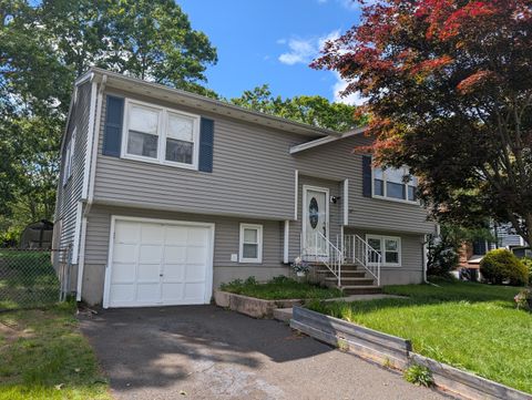 13 Dora Drive East Haven CT 06513