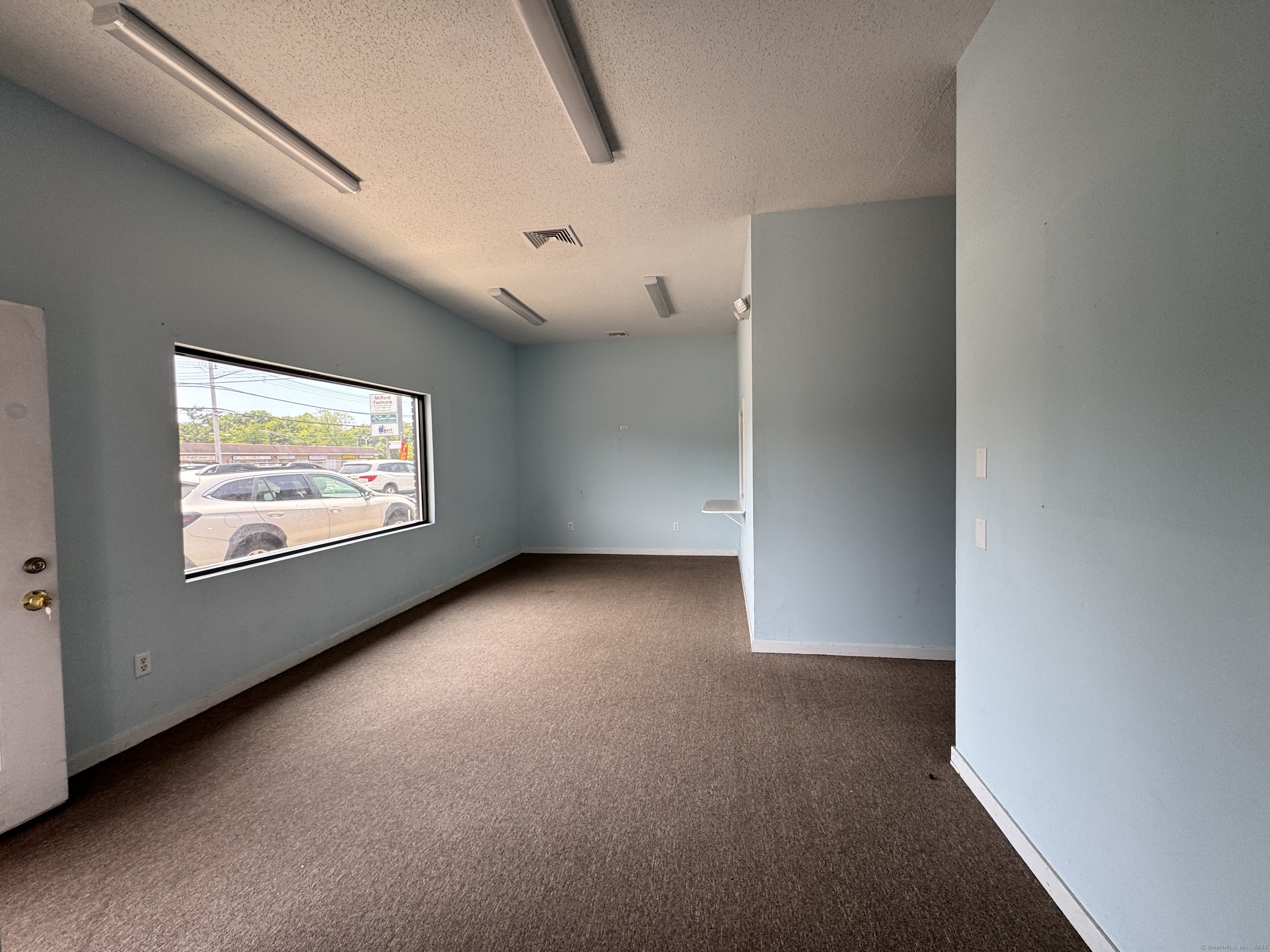 990 Bridgeport Avenue