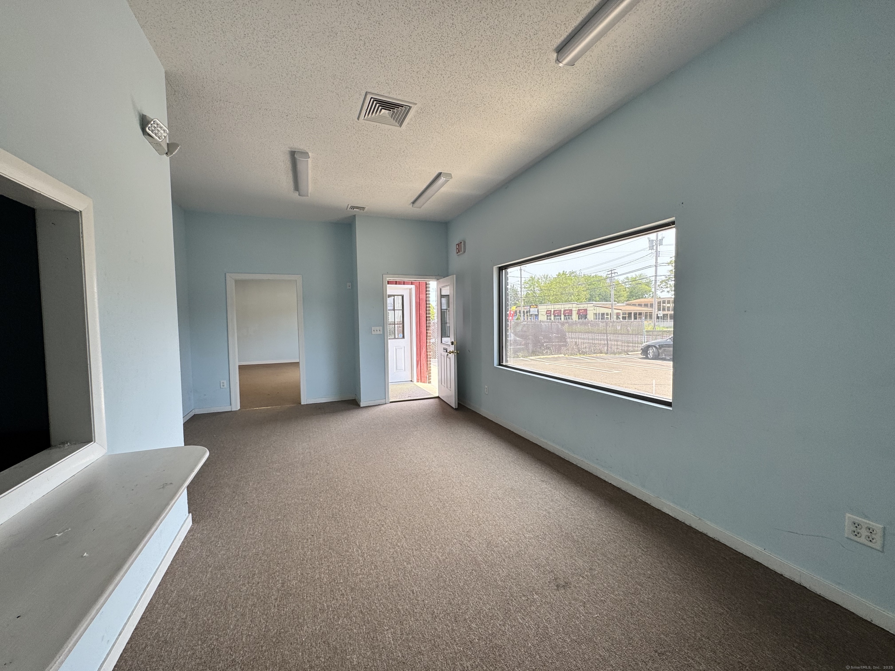 990 Bridgeport Avenue