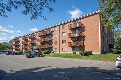 Photo of 1401 Harbor View Drive #1401, Rocky Hill, CT 06067 (MLS # 24160695)