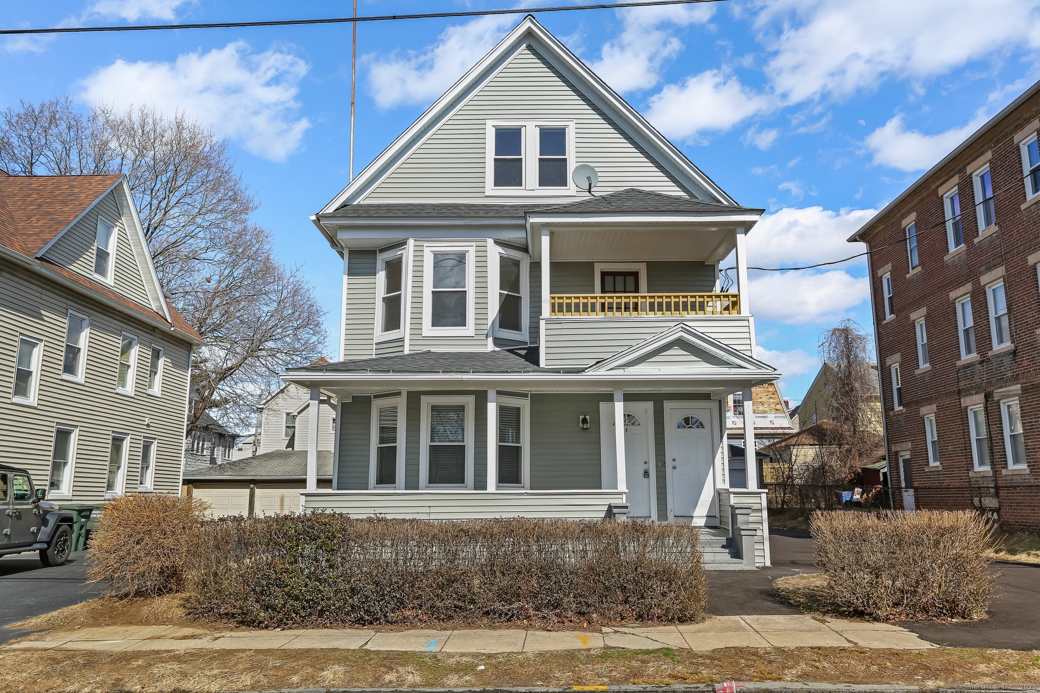Rental Property at Alfred Street 2, Bridgeport, Connecticut - Bedrooms: 2 
Bathrooms: 1 
Rooms: 5  - $2,150 MO.