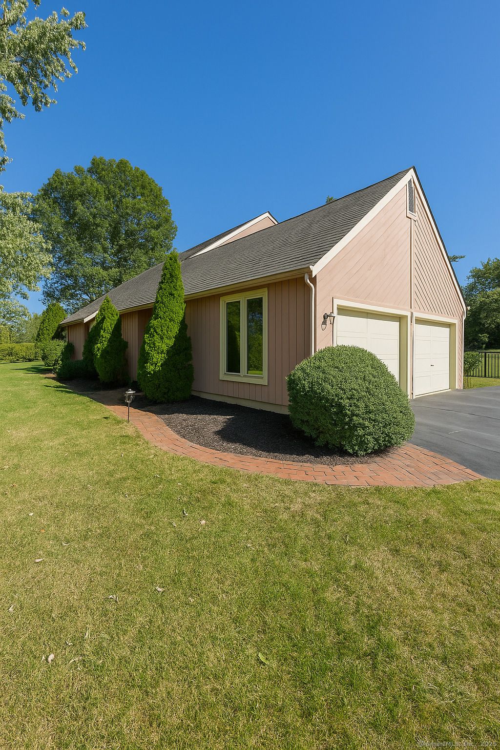 Photo of 1 Deanne Lynn Circle, Windsor, CT 06095 (MLS # 24132692)