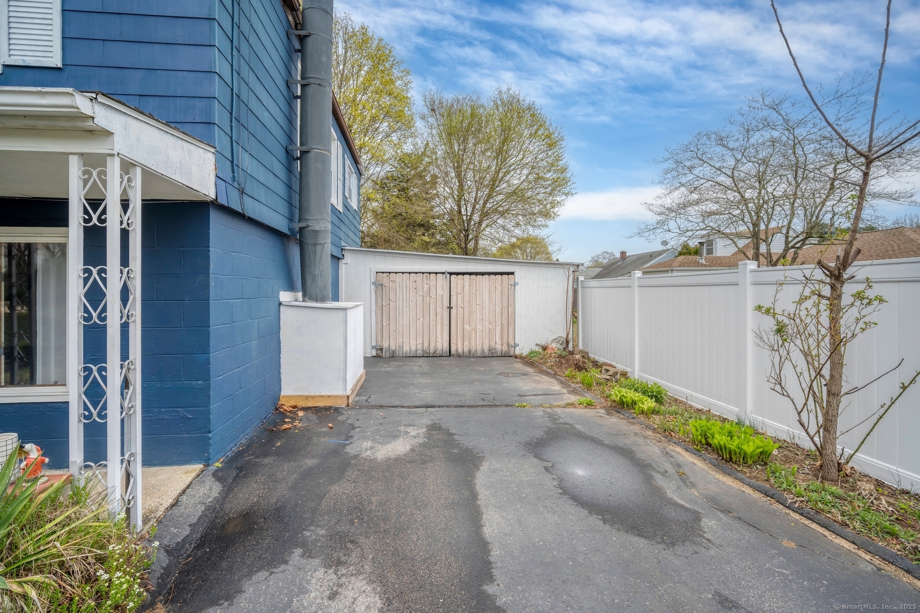 9 Woodlawn Court