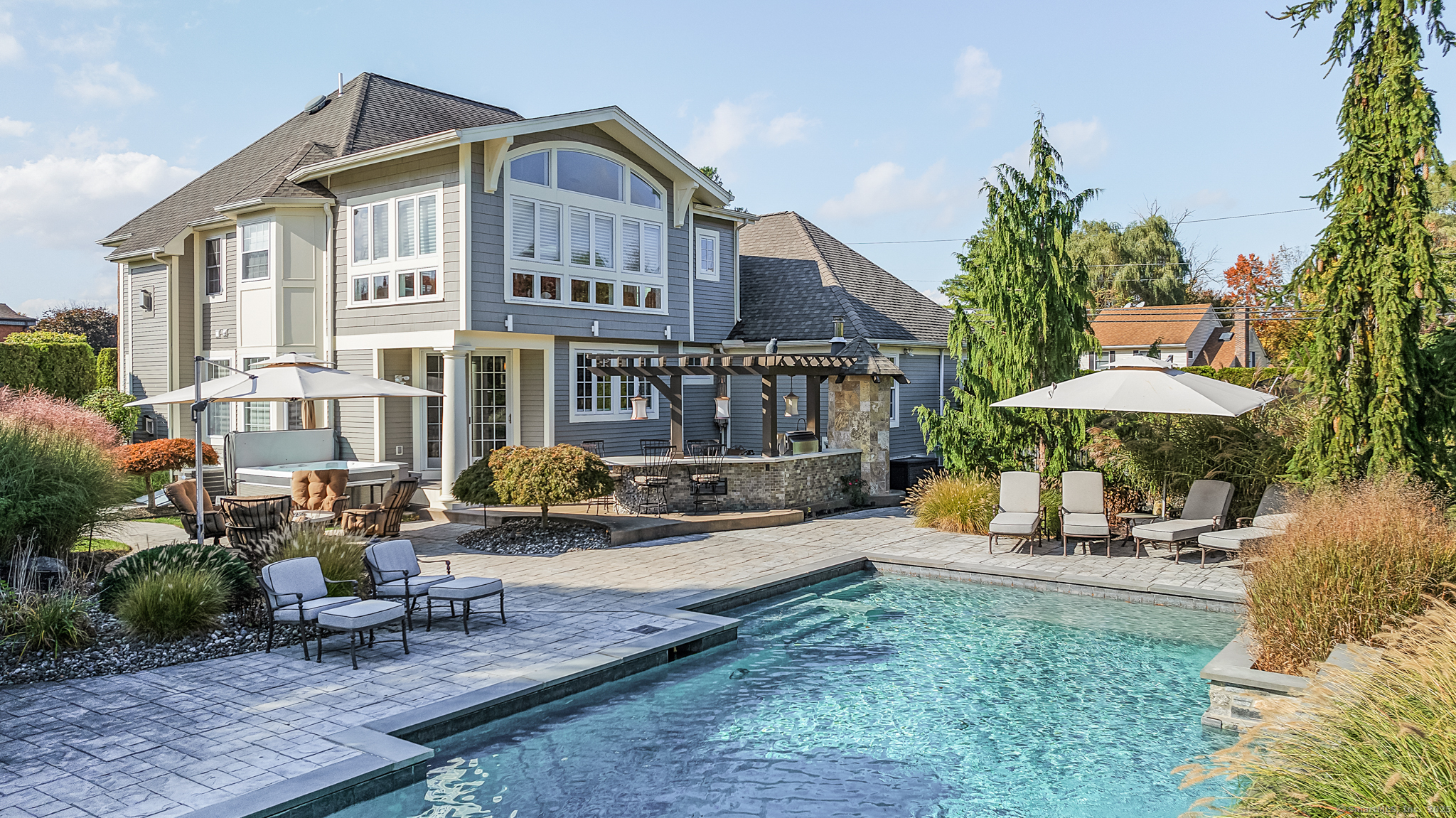 Property for Sale at Amato Drive, Wethersfield, Connecticut - Bedrooms: 3 
Bathrooms: 4 
Rooms: 15  - $995,000