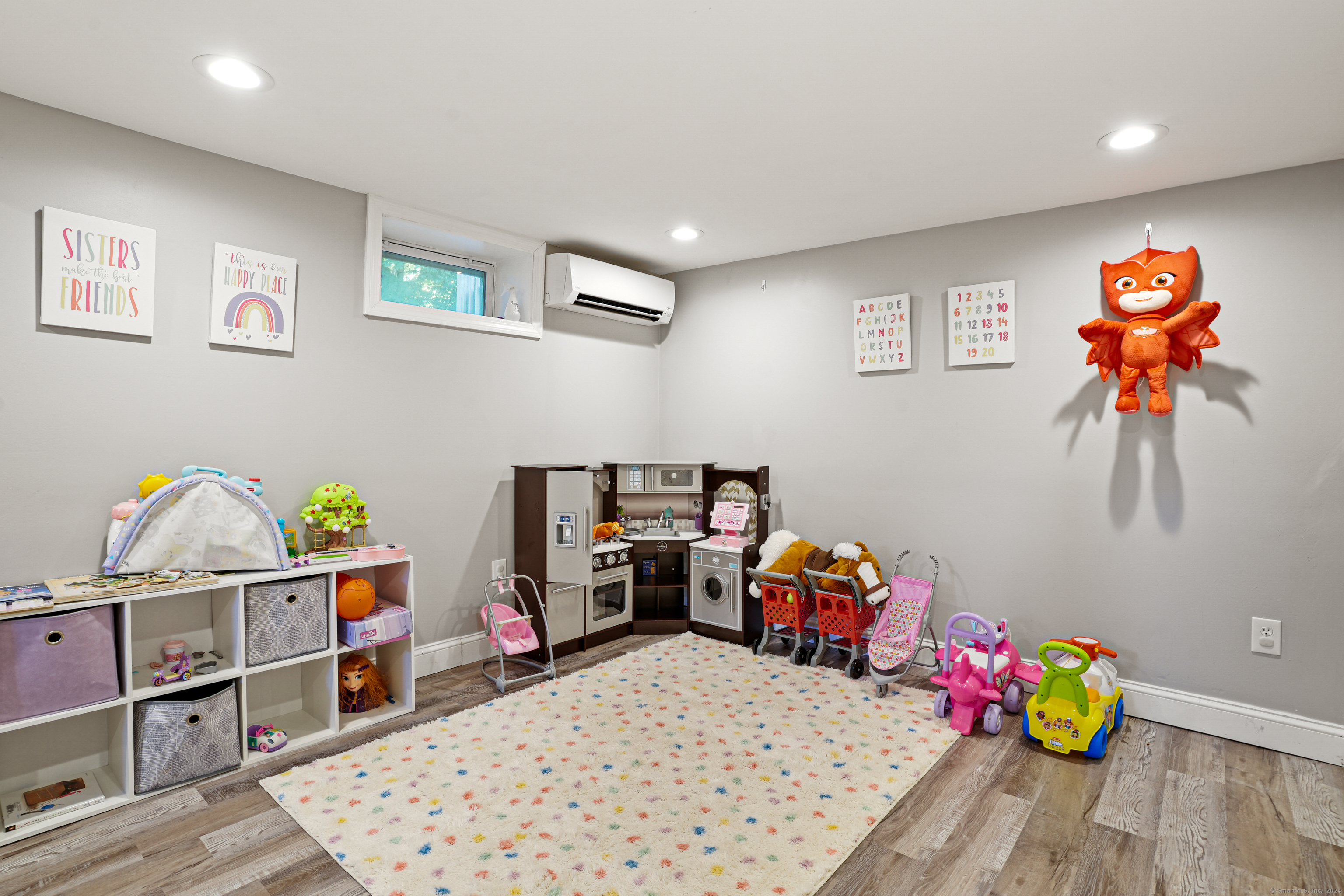 217 Macon Drive, Bridgeport, Connecticut image 24