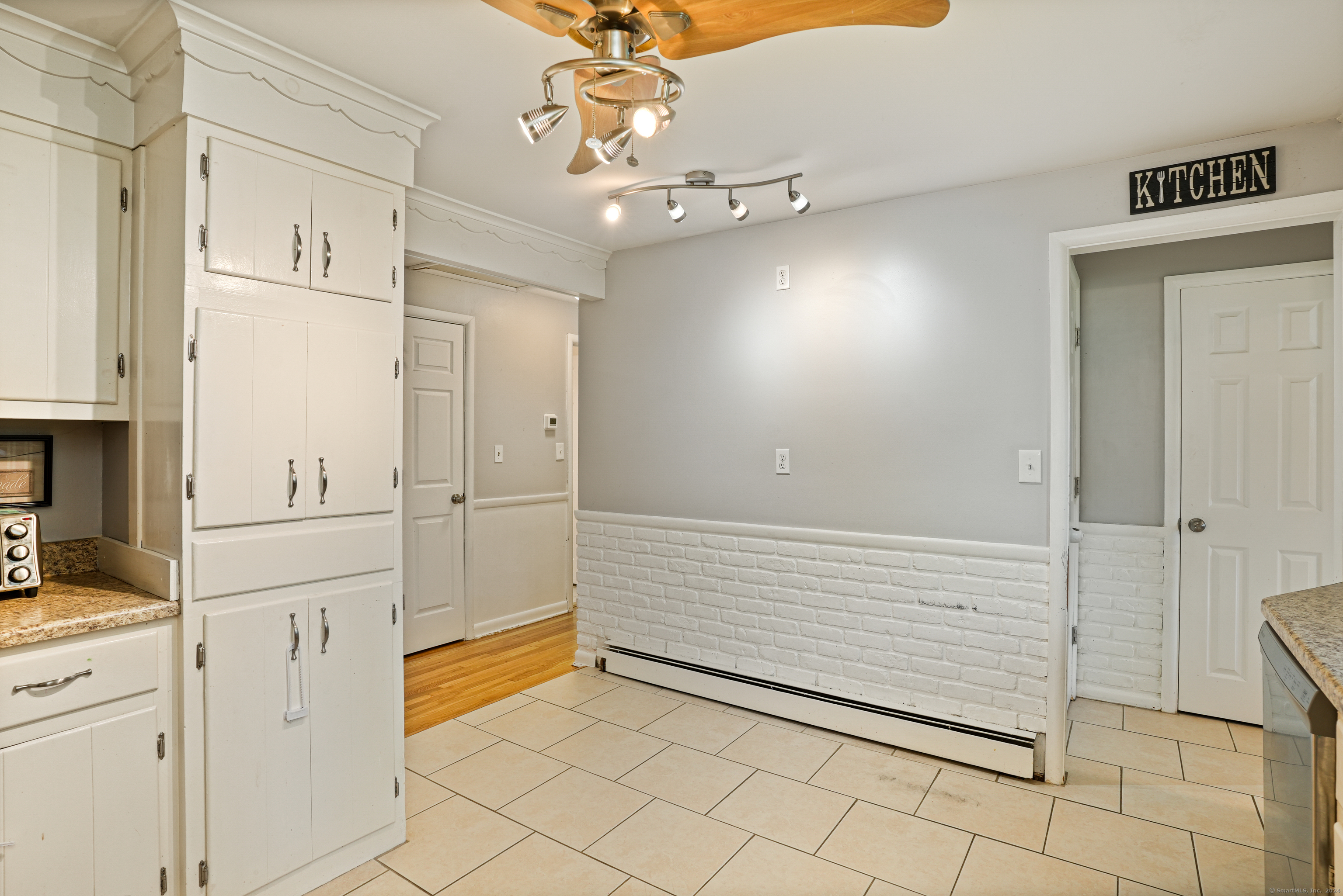 217 Macon Drive, Bridgeport, Connecticut image 18