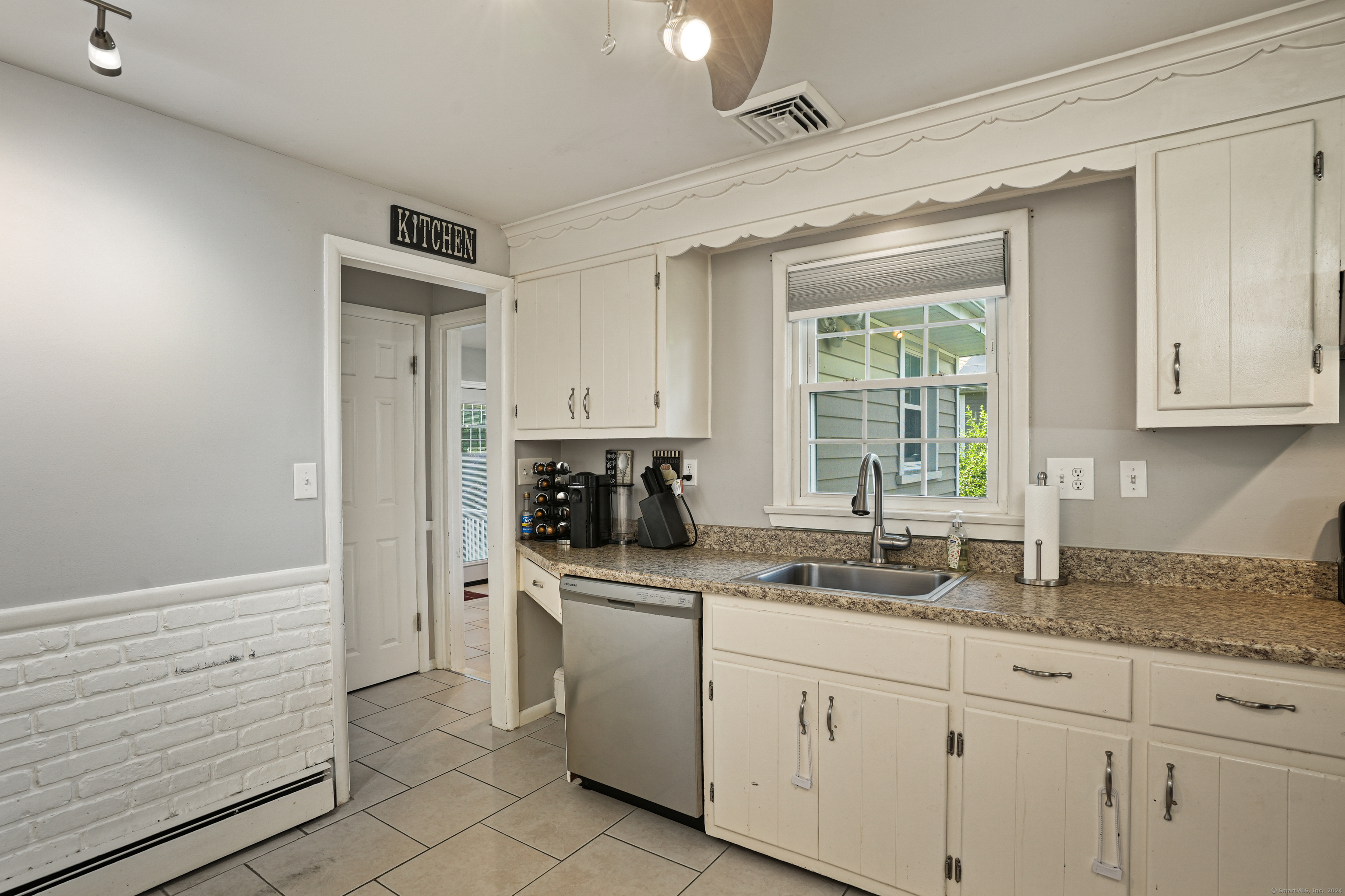 217 Macon Drive, Bridgeport, Connecticut image 15