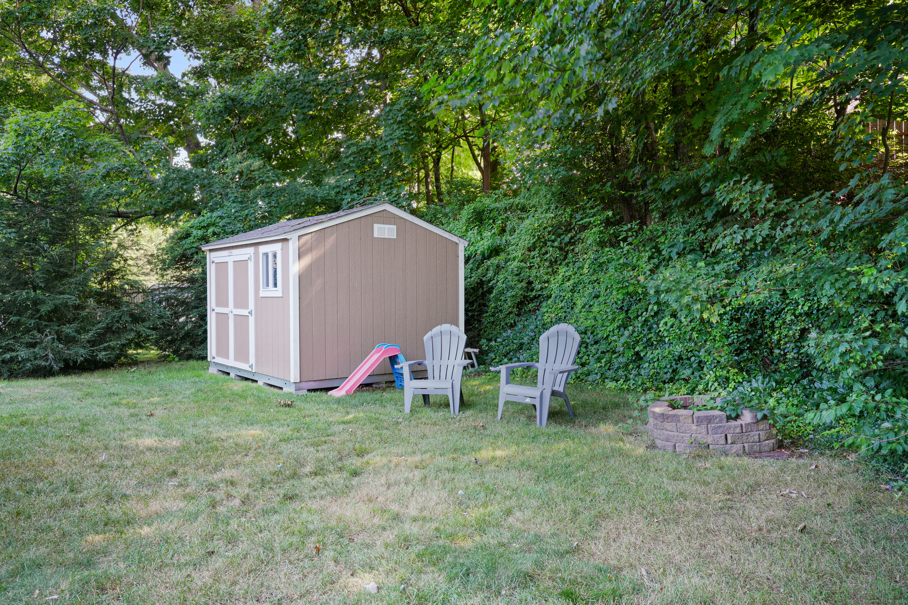 217 Macon Drive, Bridgeport, Connecticut image 32