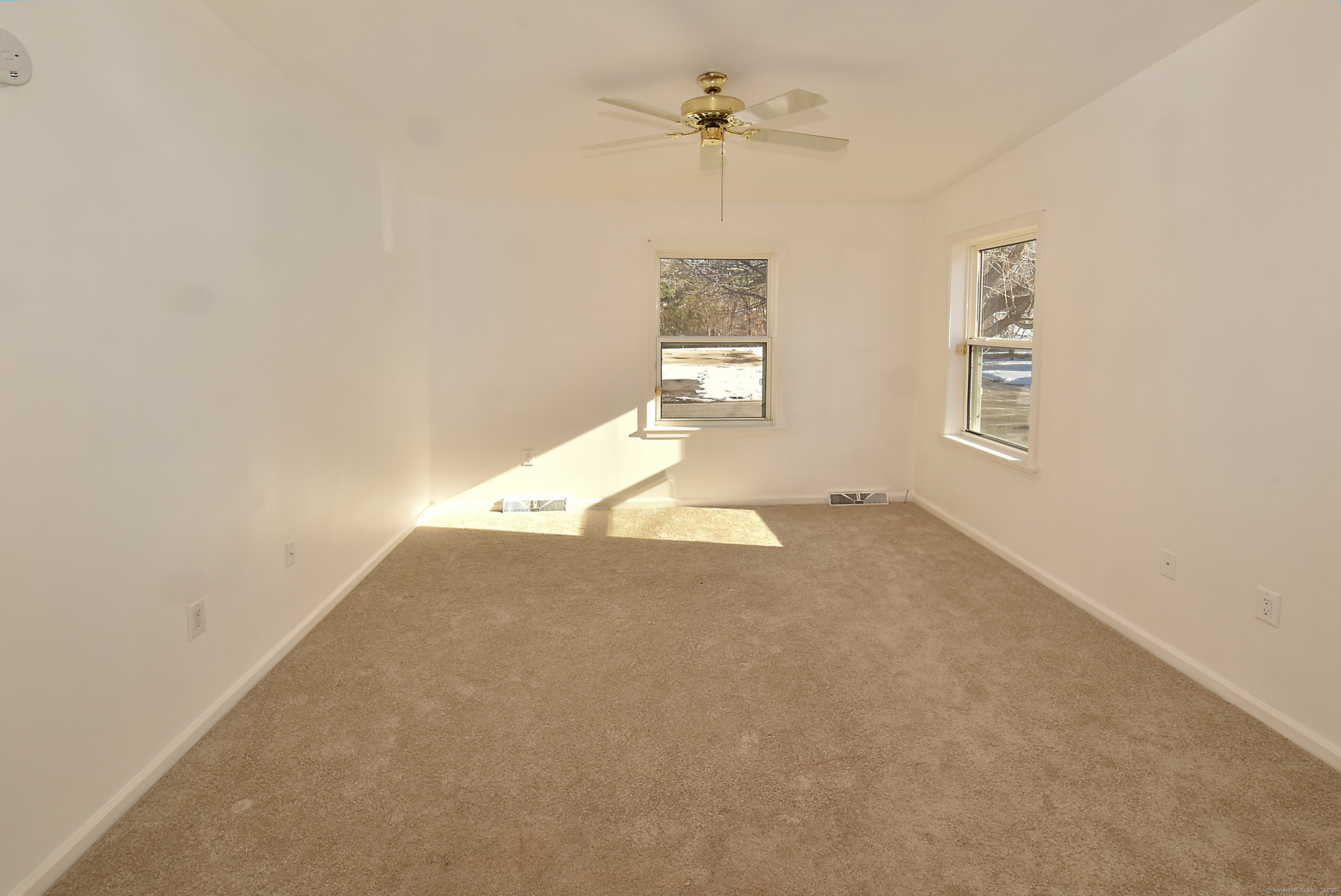 8 Riverview Drive, Plainville, Connecticut image 26