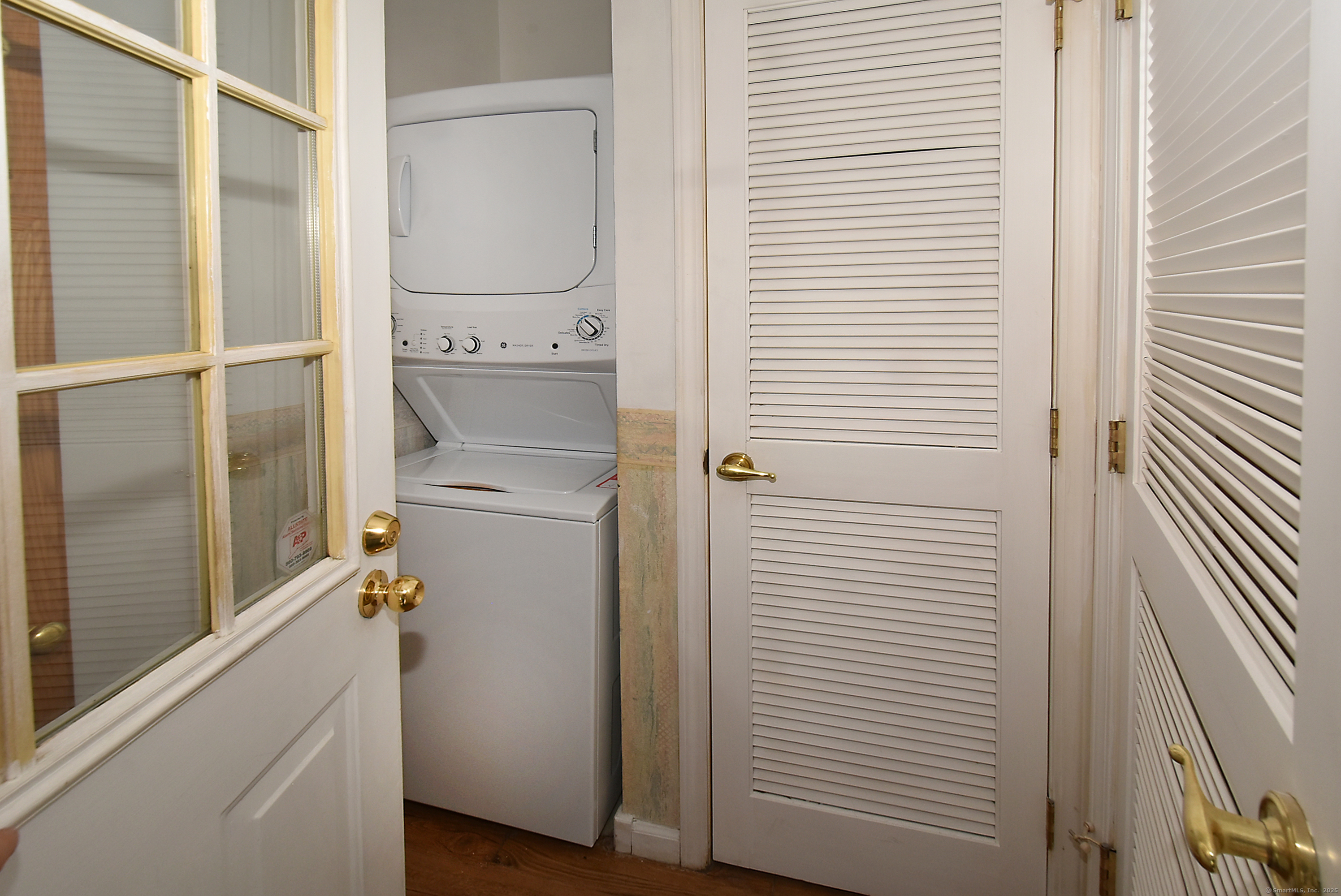 8 Riverview Drive, Plainville, Connecticut image 28