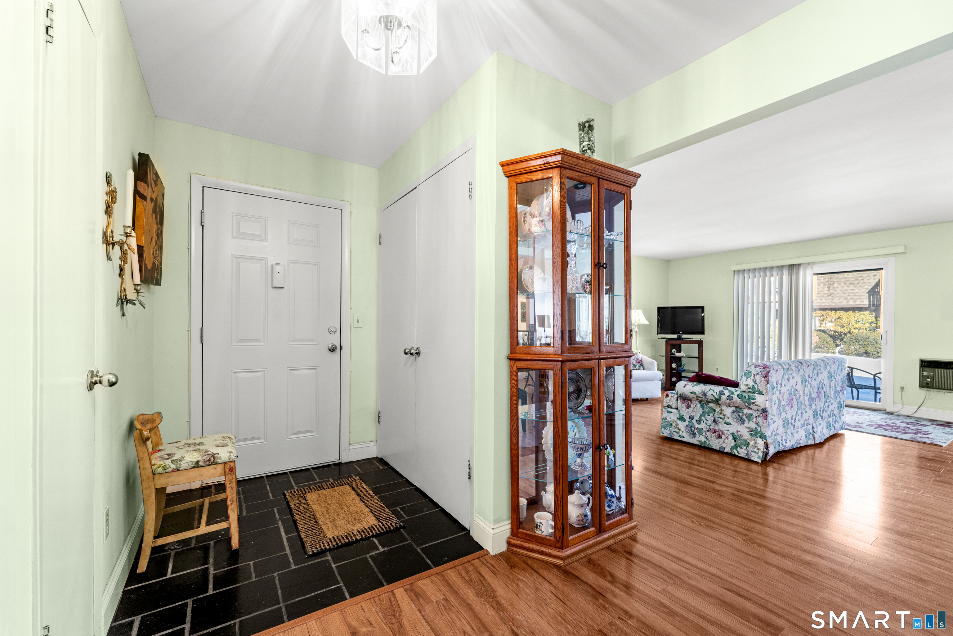 180 Colonial Road APT A2