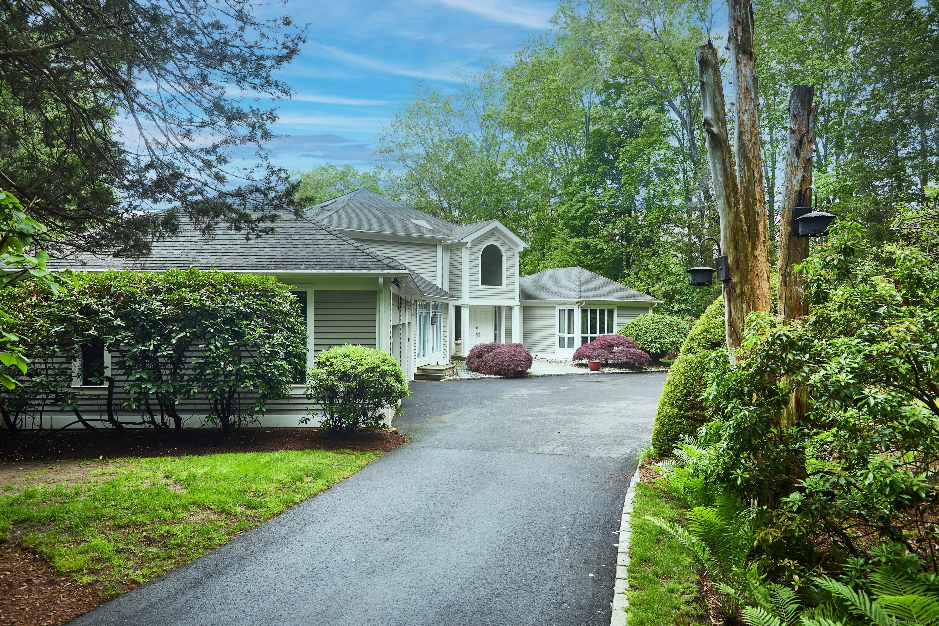Property for Sale at Arrowhead Way, Weston, Connecticut - Bedrooms: 7 
Bathrooms: 8 
Rooms: 13  - $2,475,000