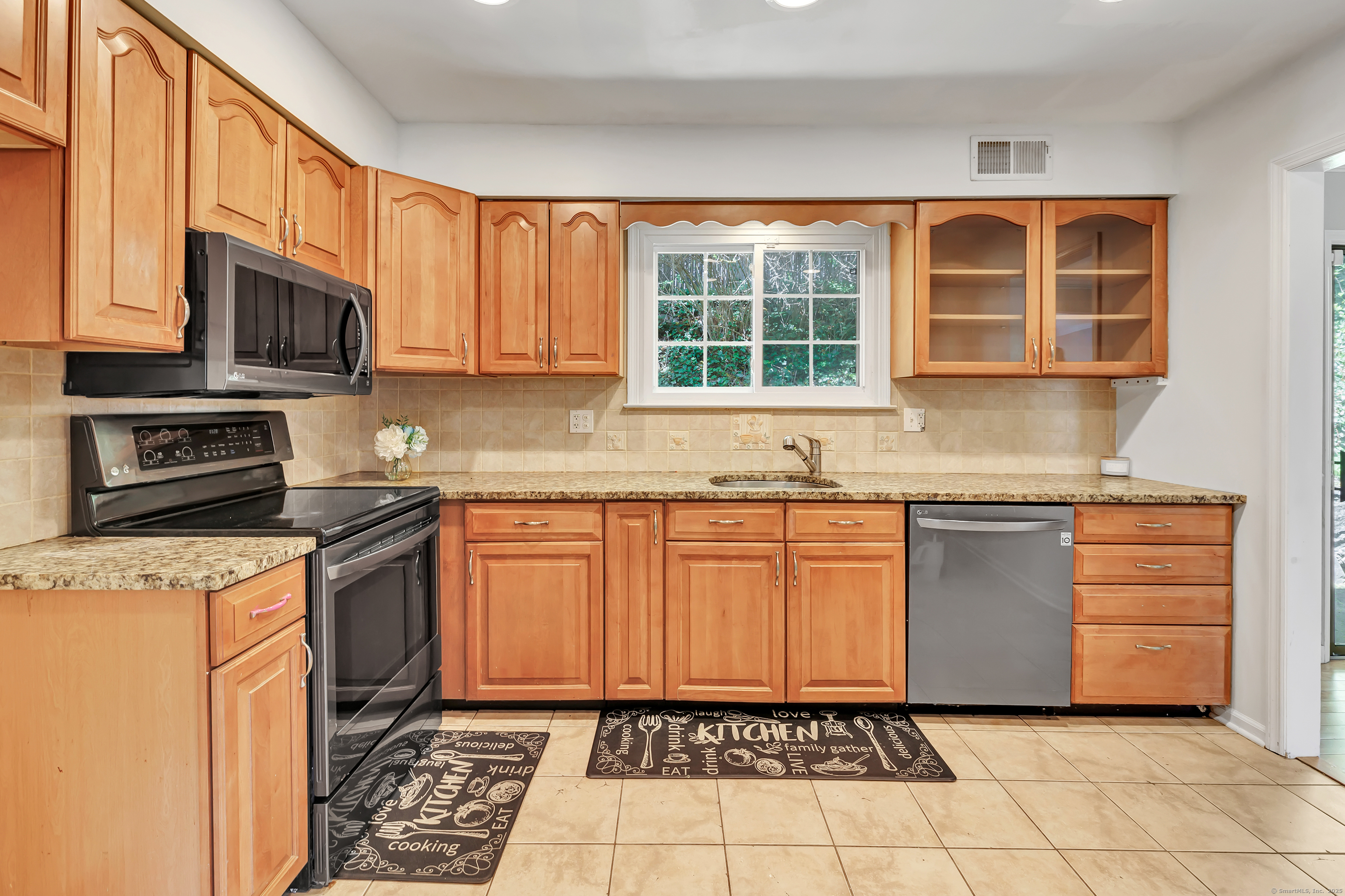 44 Columbus Place #2, Stamford, Connecticut image 6
