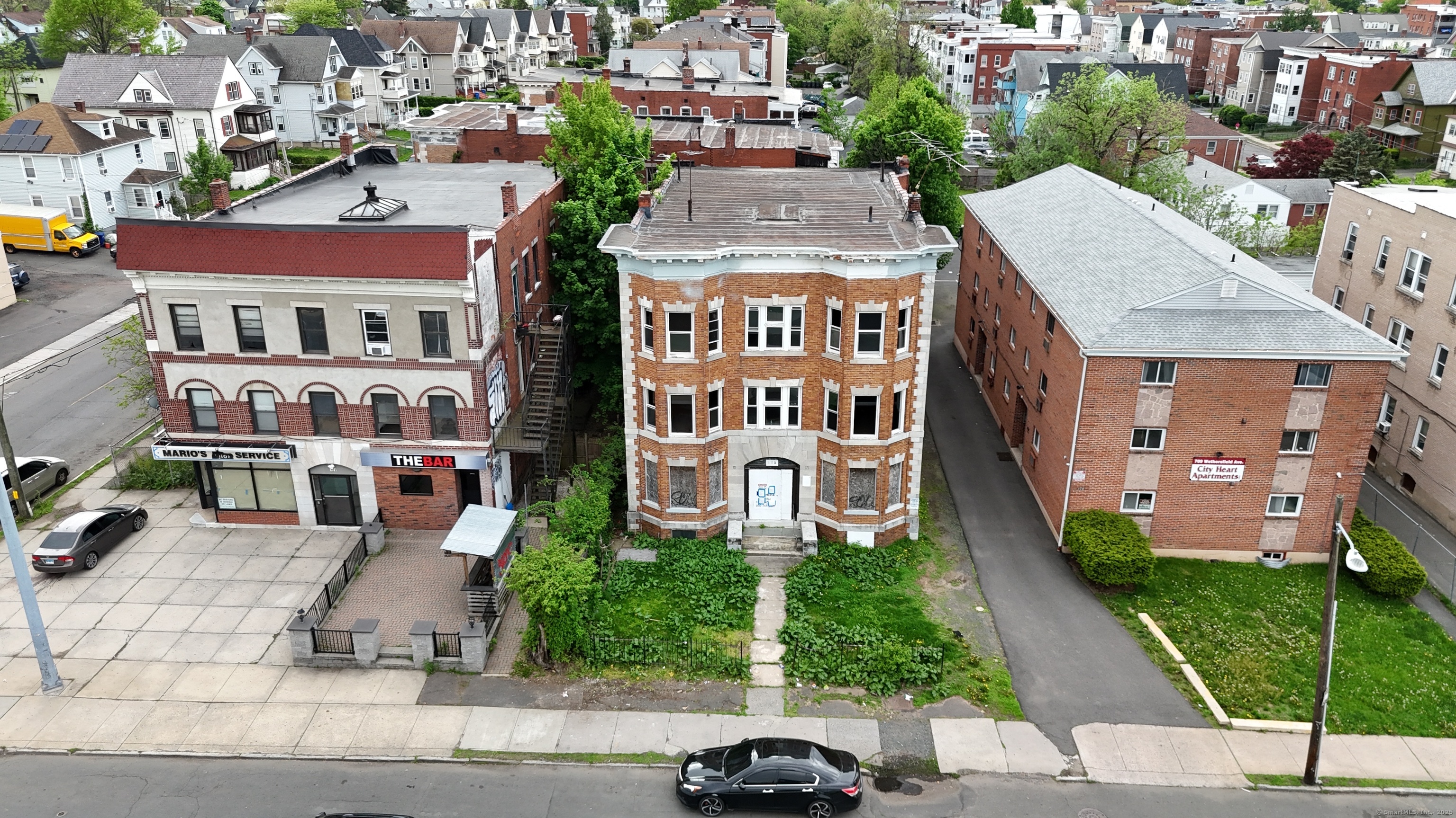 Property for Sale at Wethersfield Avenue, Hartford, Connecticut - Bedrooms: 12 
Bathrooms: 12 
Rooms: 24  - $480,000