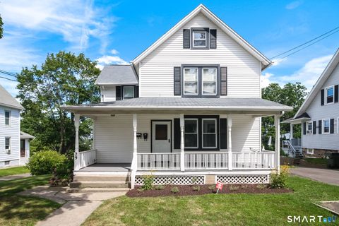 Photo of 29 Washington Avenue #B, Danbury, CT 06810 (MLS # 24155963)