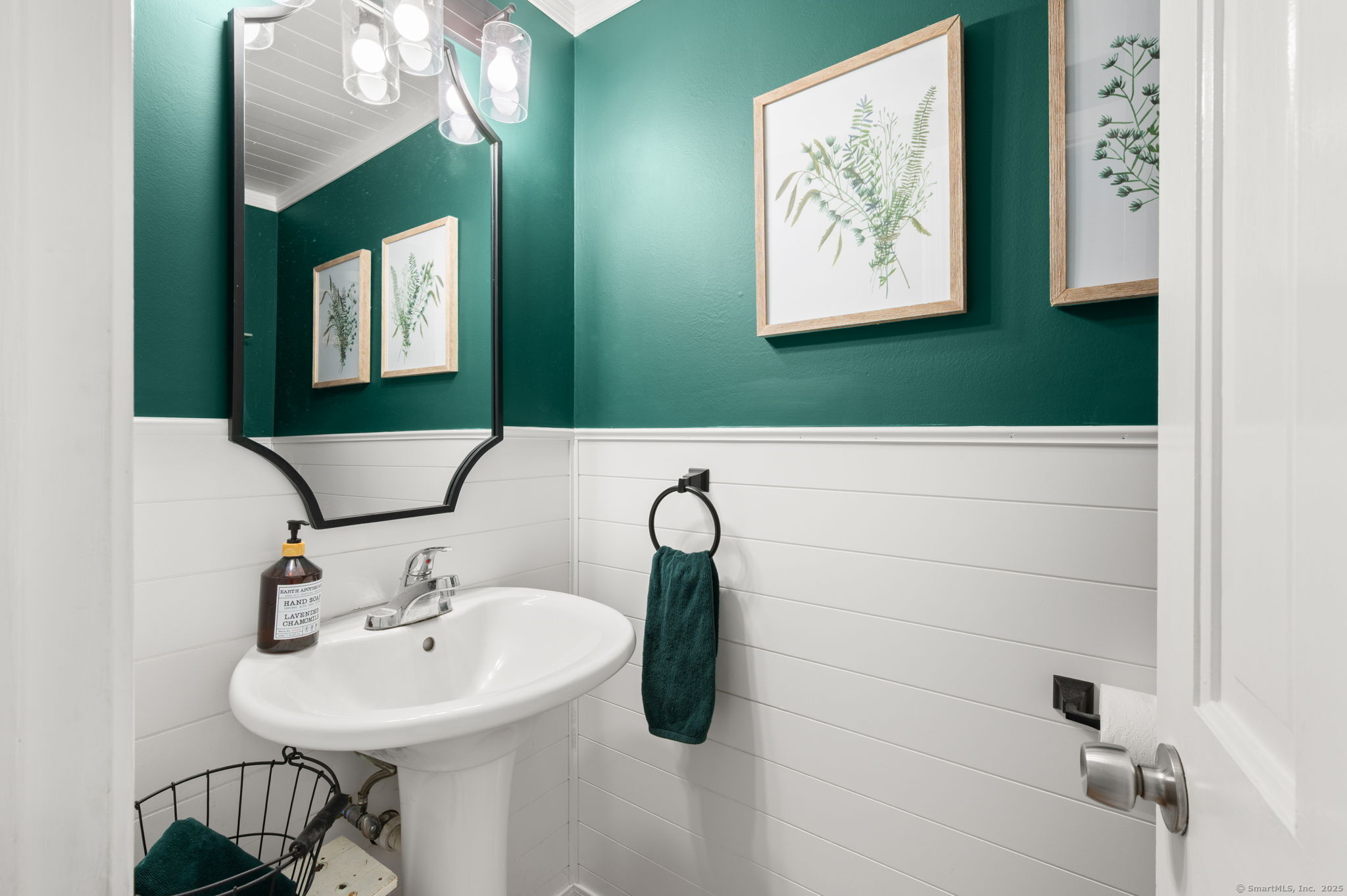 Ledyard, Connecticut 06339, United States, 4 Bedrooms Bedrooms, ,4 BathroomsBathrooms,Residential,Coming Soon,232255