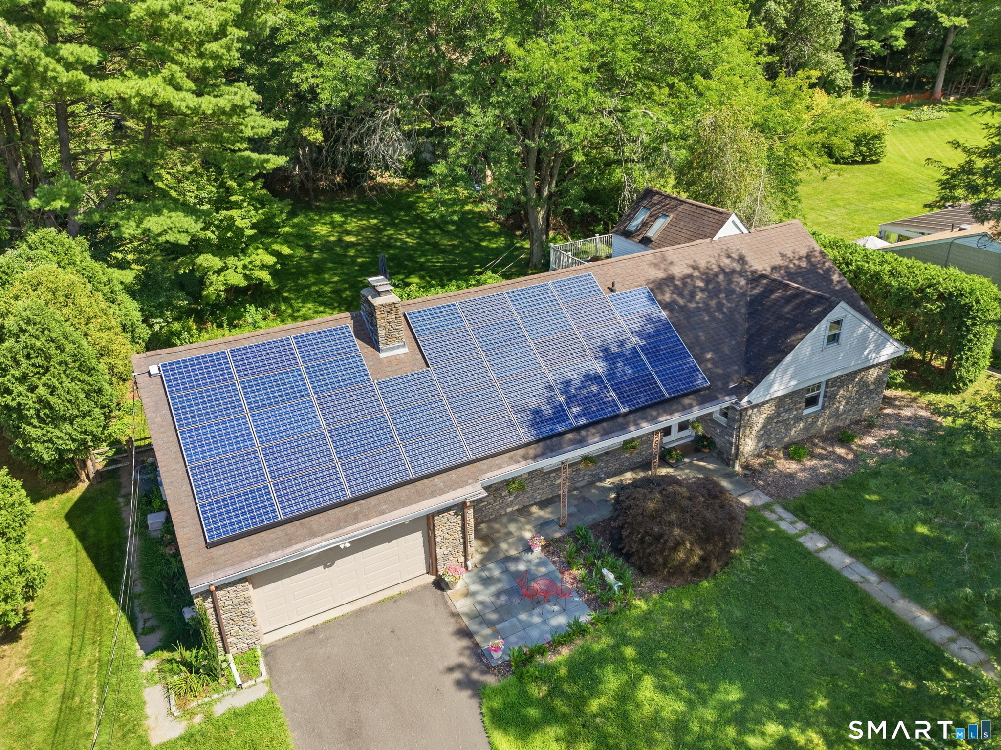 8 Fairwood Farms Drive