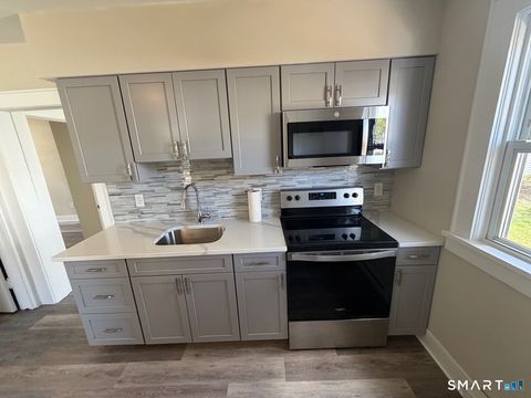 Tiny photo for 35 Ninth Avenue #1R, Danbury, CT 06810 (MLS # 24168093)