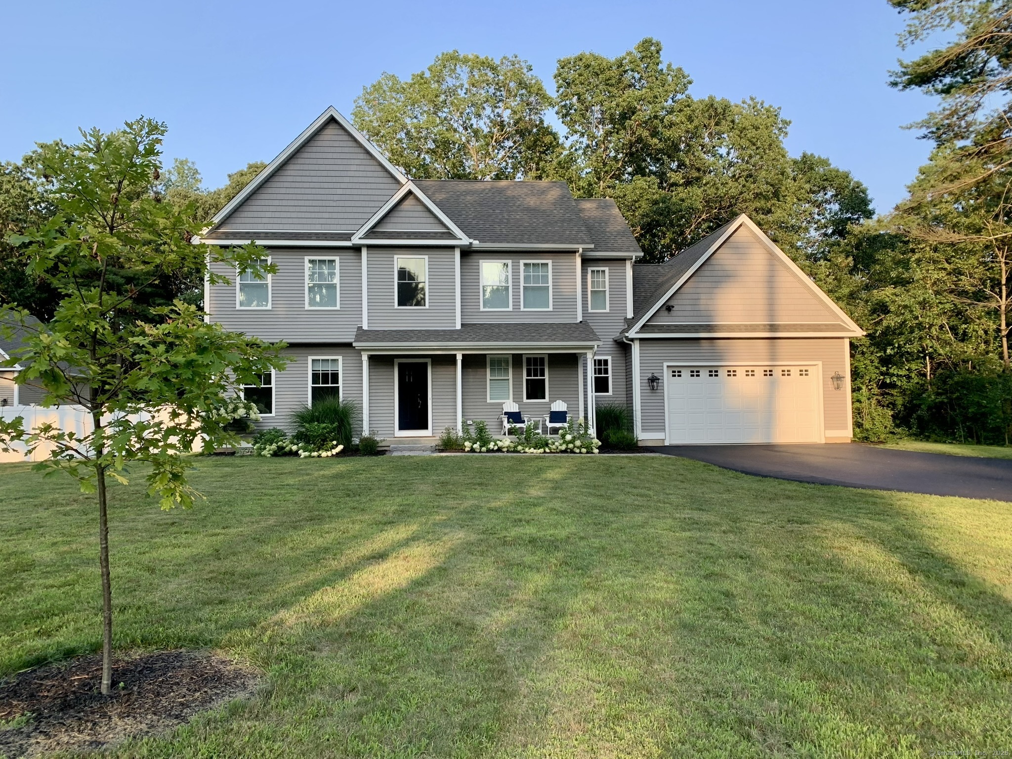 Property for Sale at Lovely Street, Avon, Connecticut - Bedrooms: 4 
Bathrooms: 3 
Rooms: 9  - $739,900
