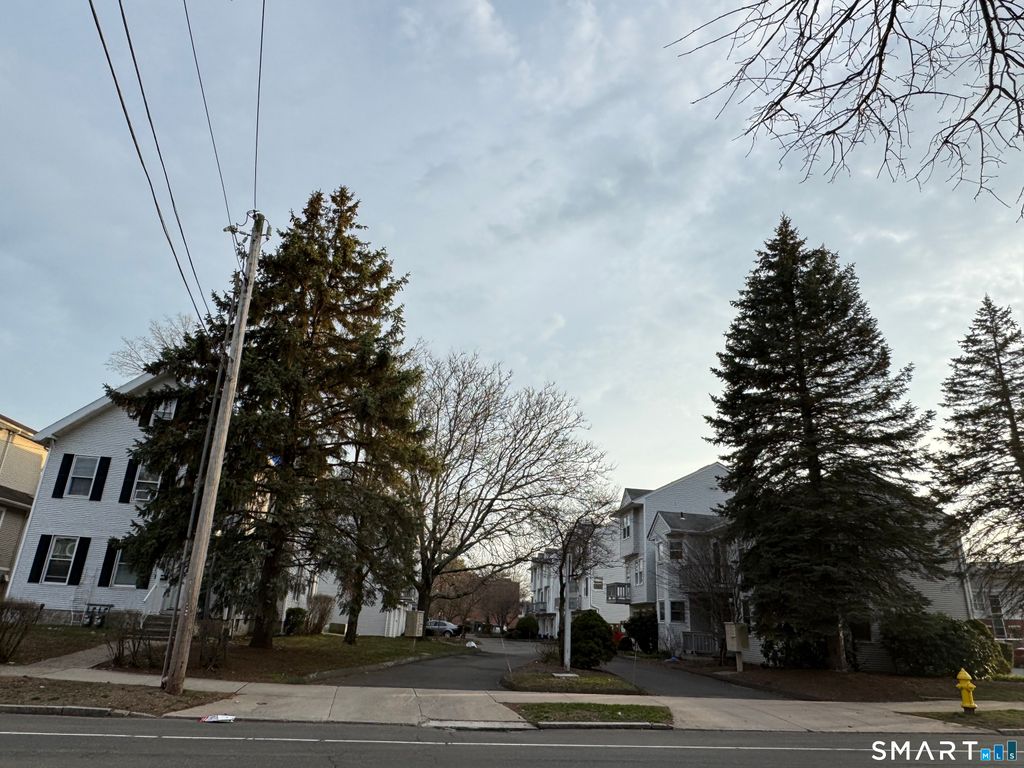 Photo of 1012 Whalley Avenue #2, New Haven, CT 06515 (MLS # 24163318)