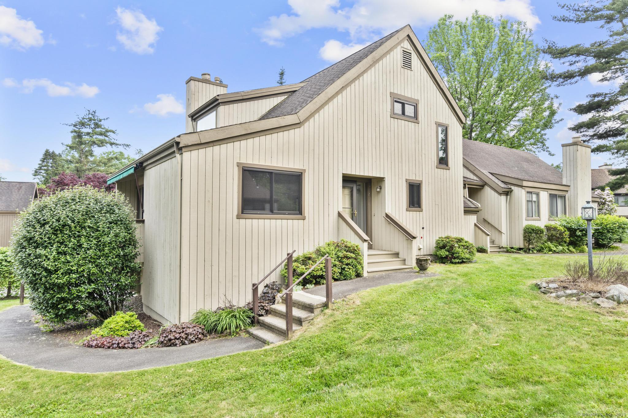 Property for Sale at Opa Lane B, Stratford, Connecticut - Bedrooms: 2 
Bathrooms: 3 
Rooms: 5  - $535,000