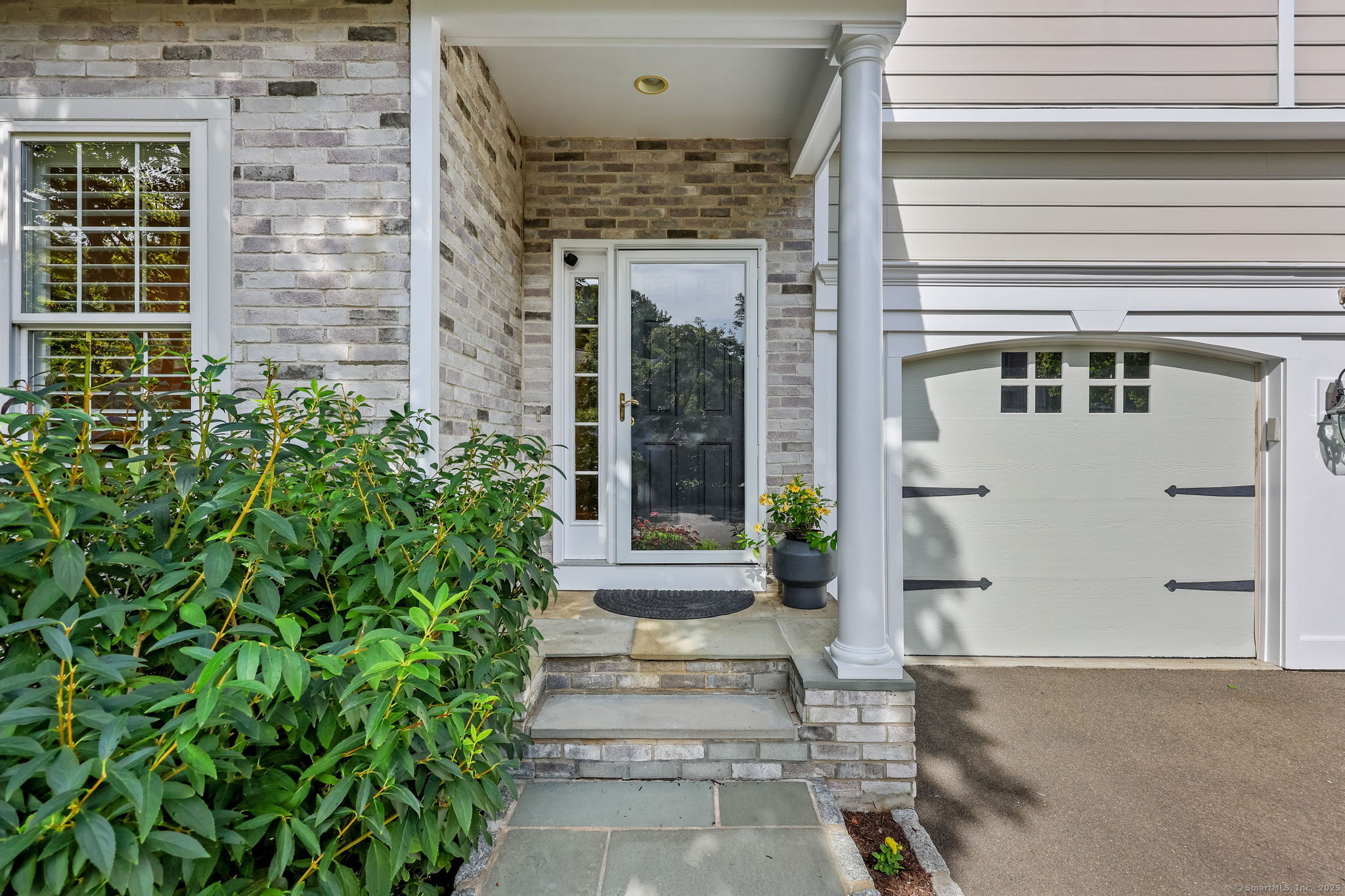 9 New Canaan Way 9