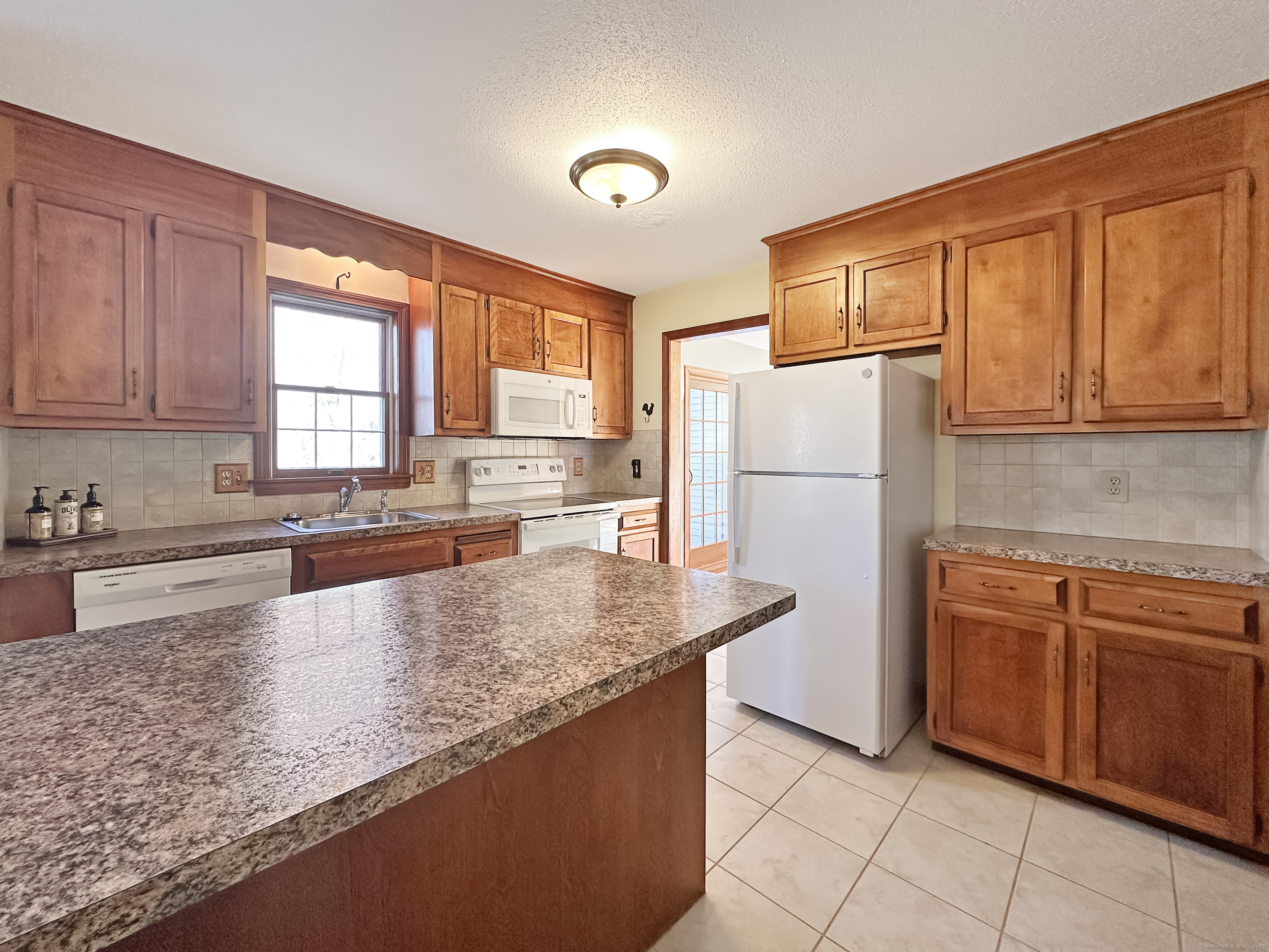 26 Deer Run Trail, Manchester, Connecticut image 7