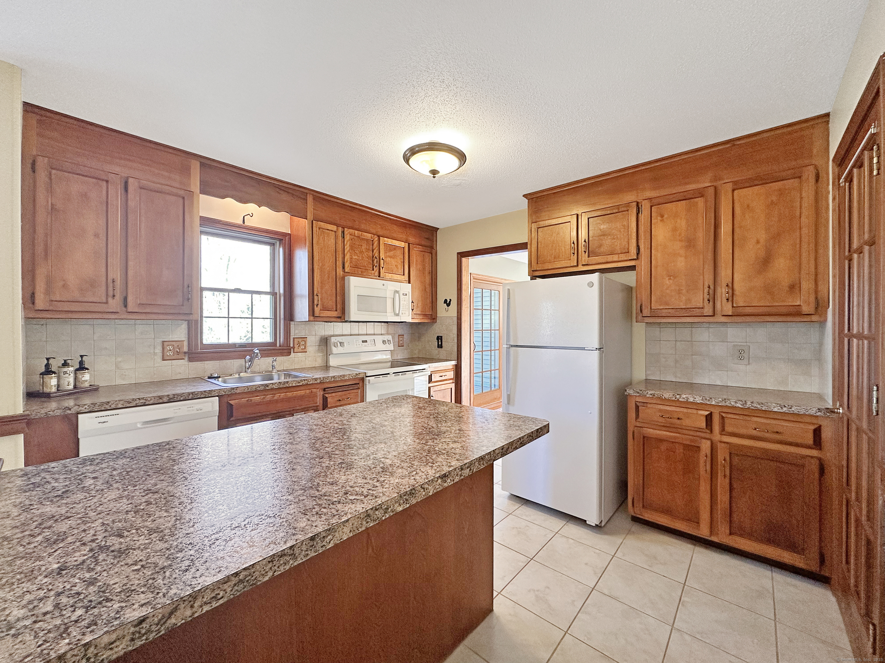 26 Deer Run Trail, Manchester, Connecticut image 6
