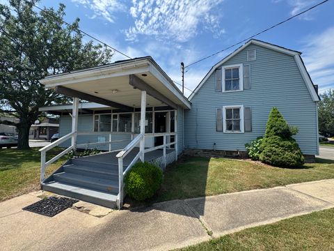 Photo of 523 Boston Post Road, Old Saybrook, CT 06475 (MLS # 24110572)